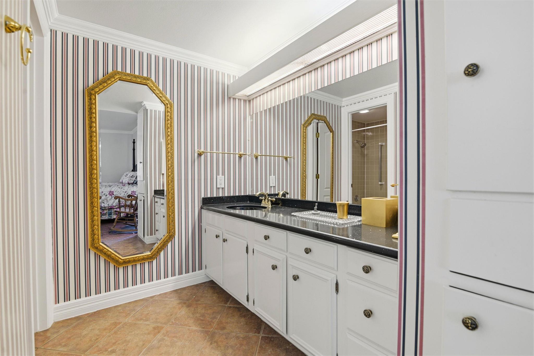 3678 Hidden Dr # 1702, San Antonio, TX 78217