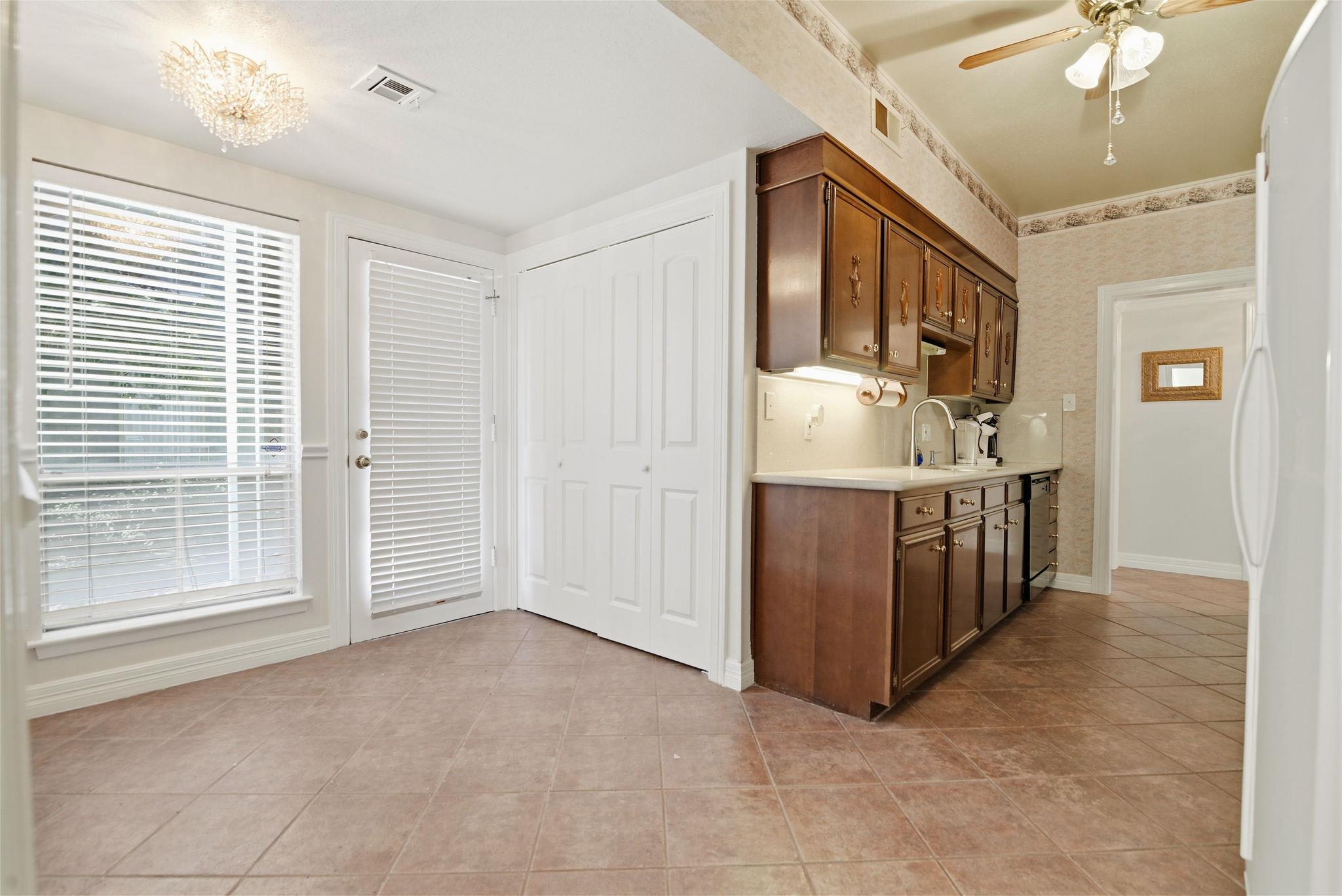 3678 Hidden Dr # 1702, San Antonio, TX 78217