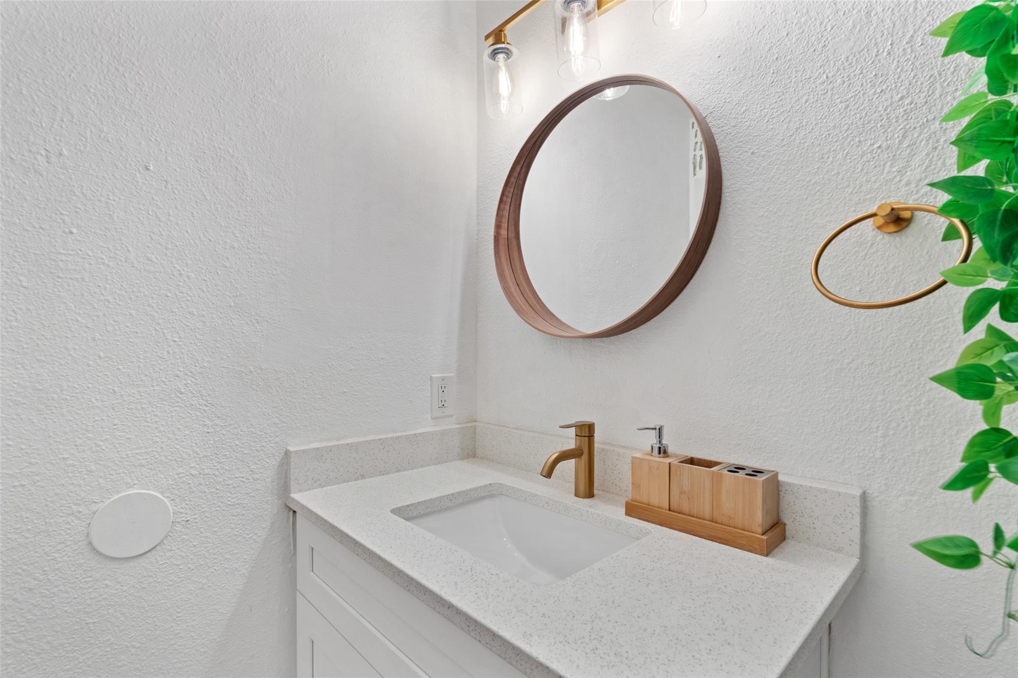 1307 Southport Dr # B, Austin, TX 78704