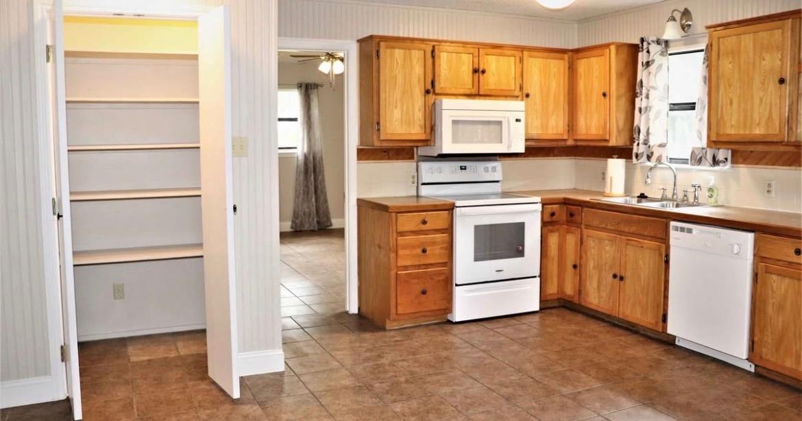 145 Henna, Bertram, TX 78605