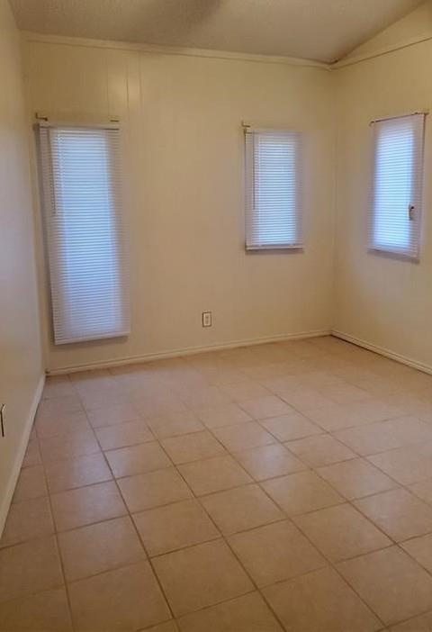 100 Quail Run Rd # 1, Martindale, TX 78655