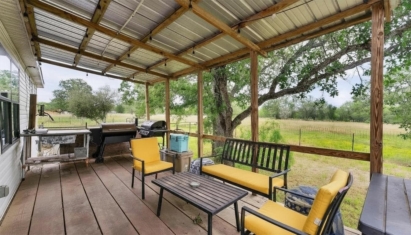 2387 State Highway 304, Gonzales, TX 78629