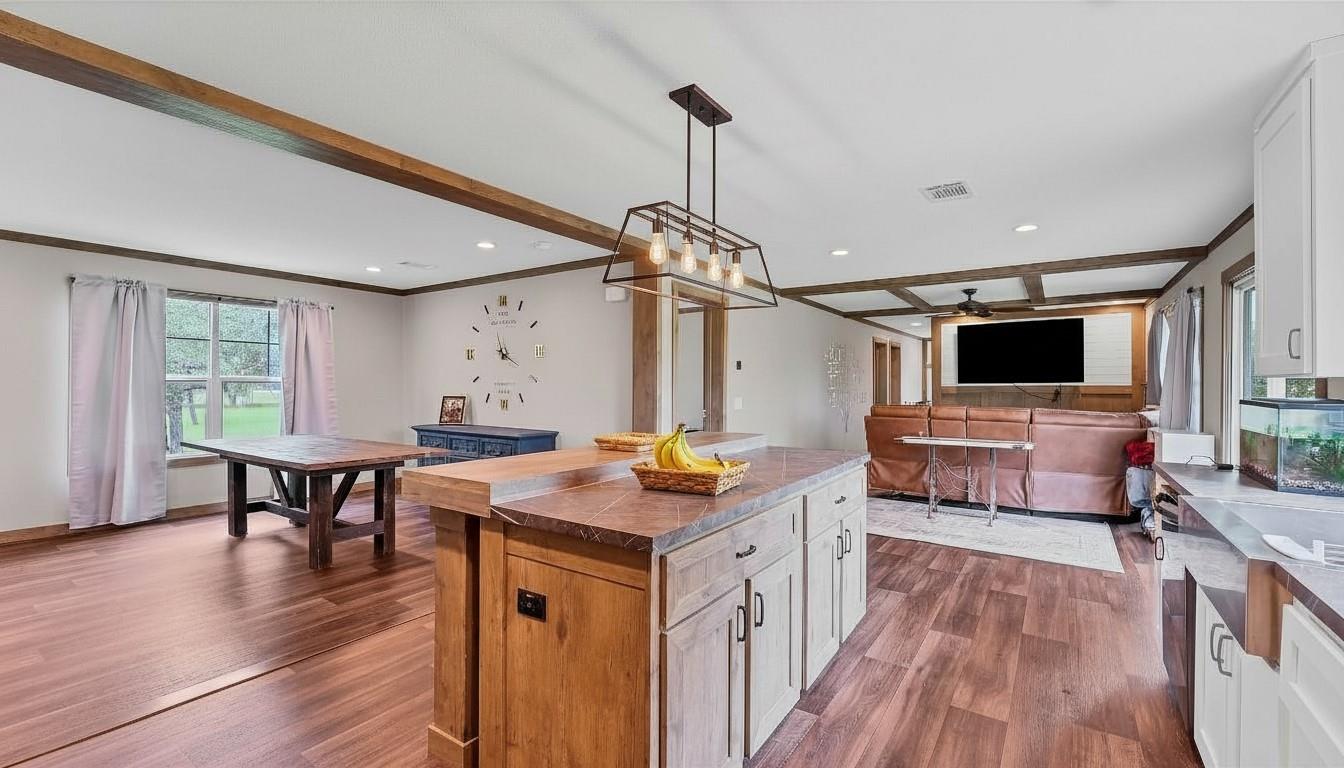 2387 State Highway 304, Gonzales, TX 78629