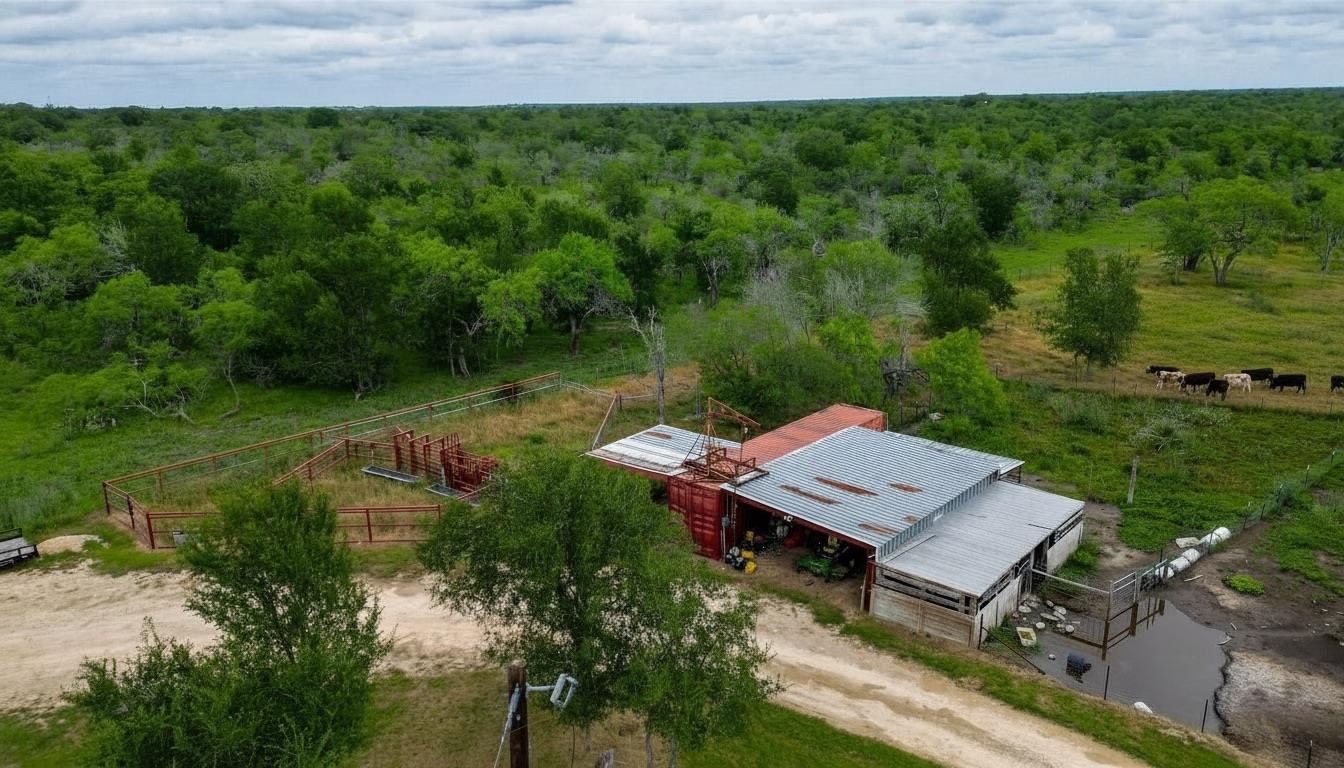 2387 State Highway 304, Gonzales, TX 78629