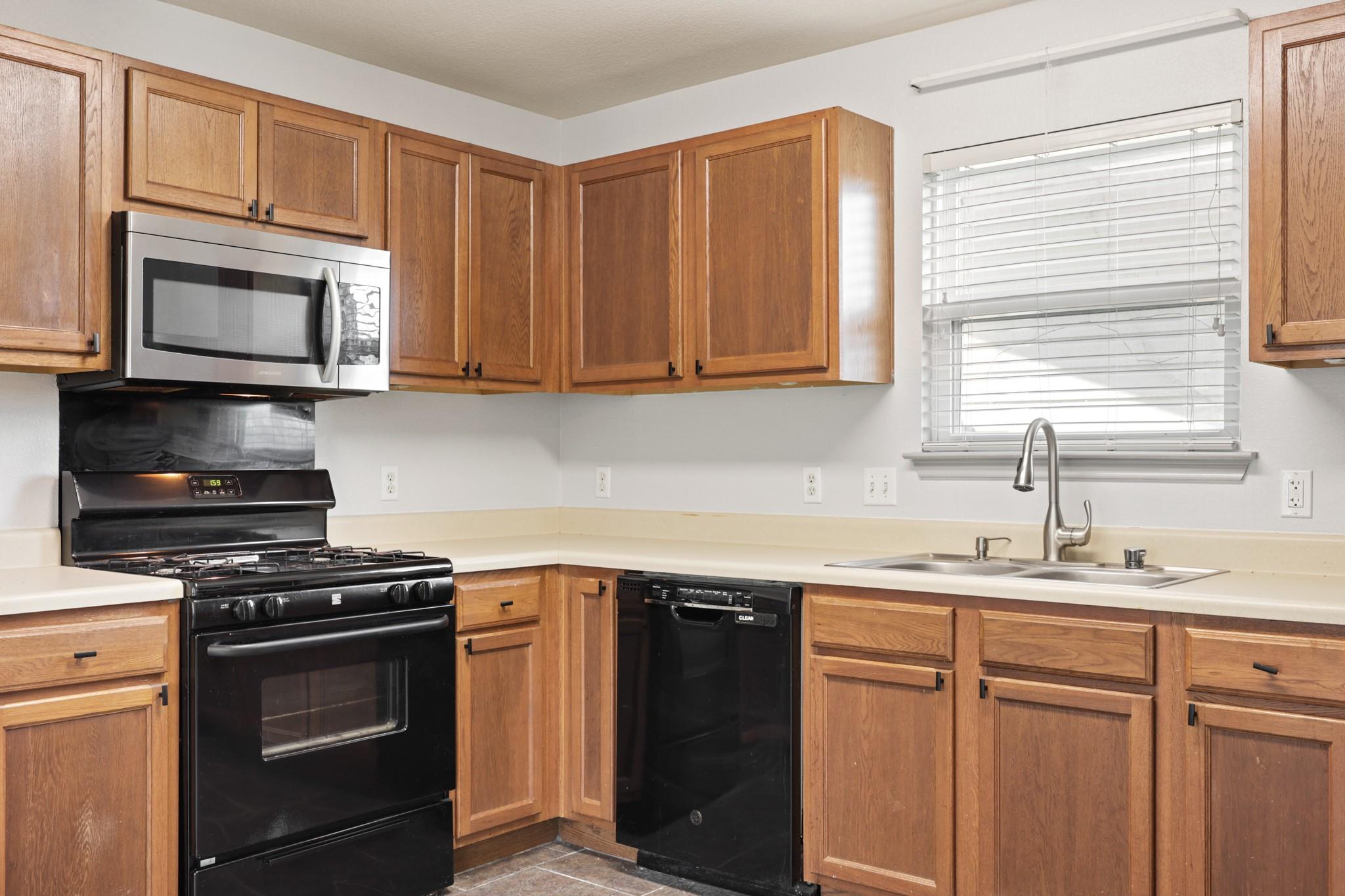 17737 Golden Valley Dr, Manor, TX 78653