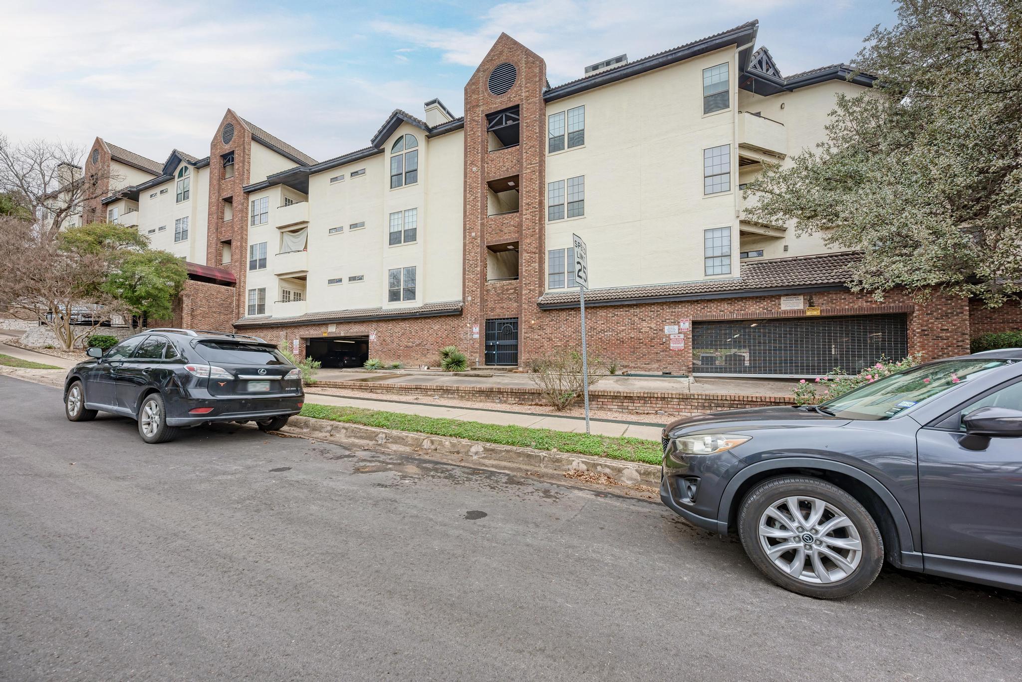 3001 Cedar St # A-118, Austin, TX 78705