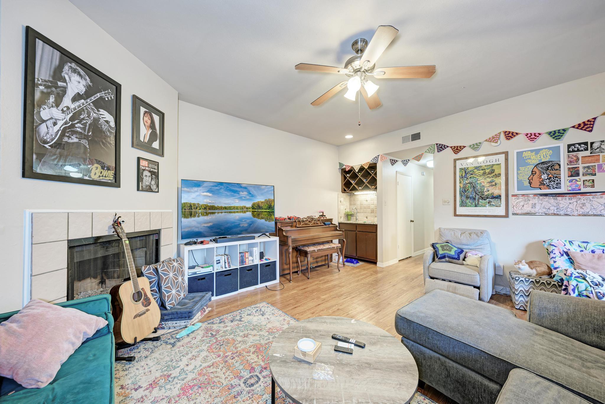 3200 DUVAL St # 101, Austin, TX 78705