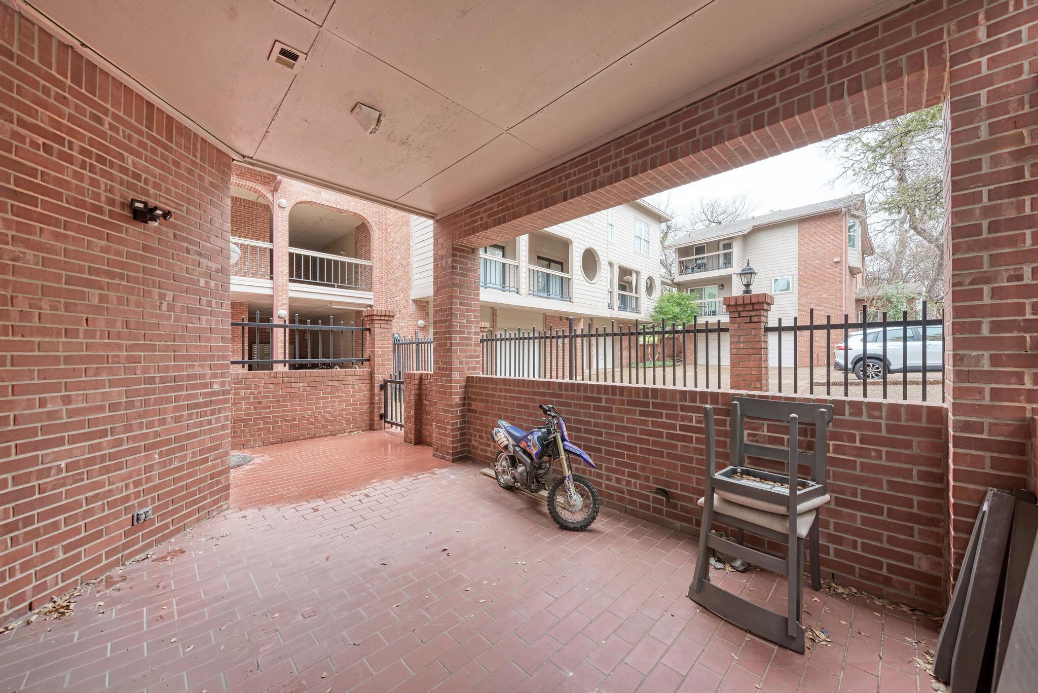 3200 DUVAL St # 101, Austin, TX 78705