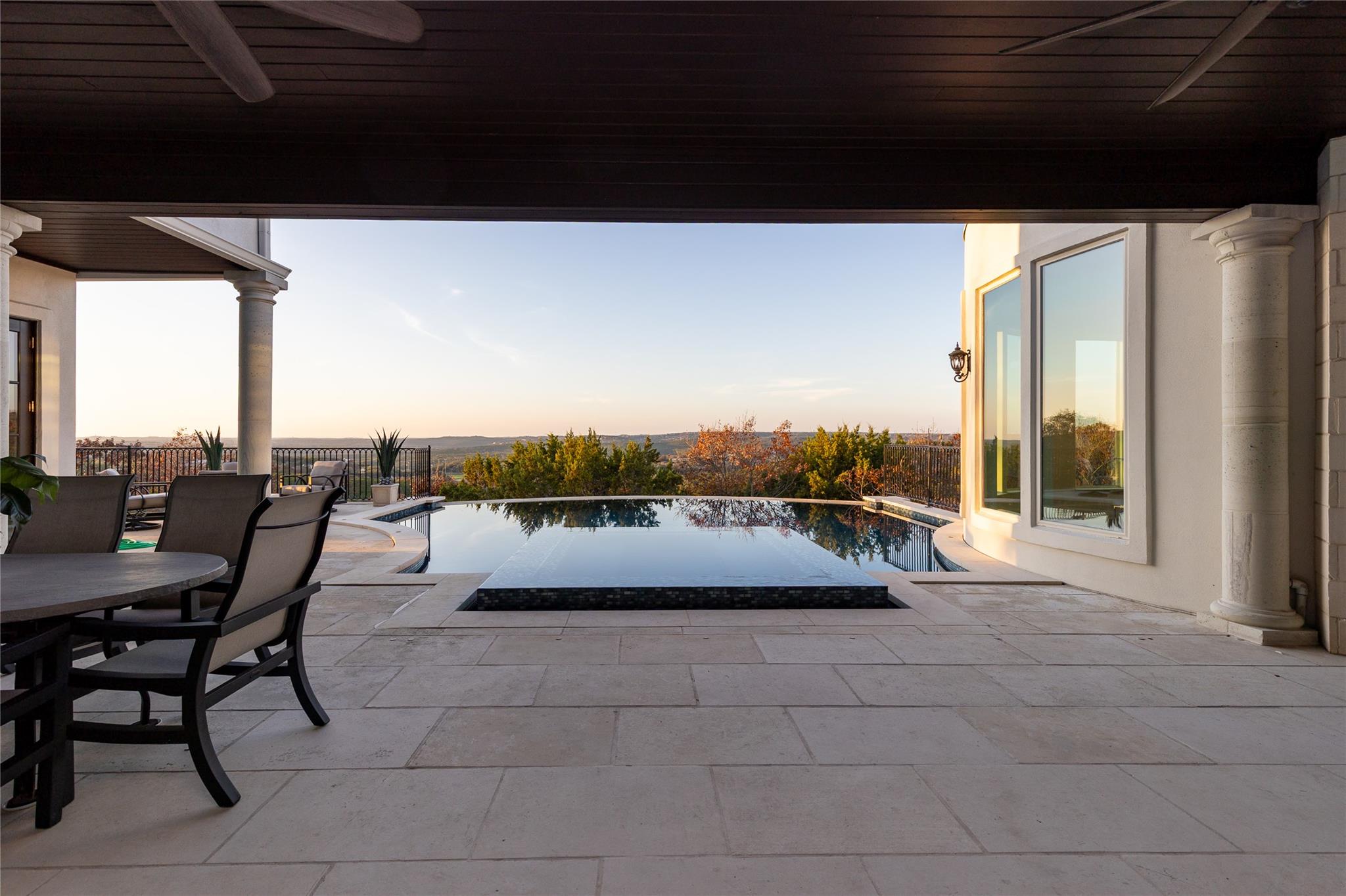 2204 Canonero Dr, Austin, TX 78746