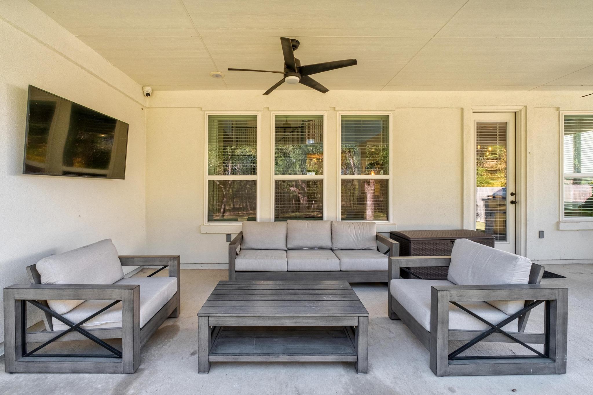 1954 Headwaters Blvd, Dripping Springs, TX 78620