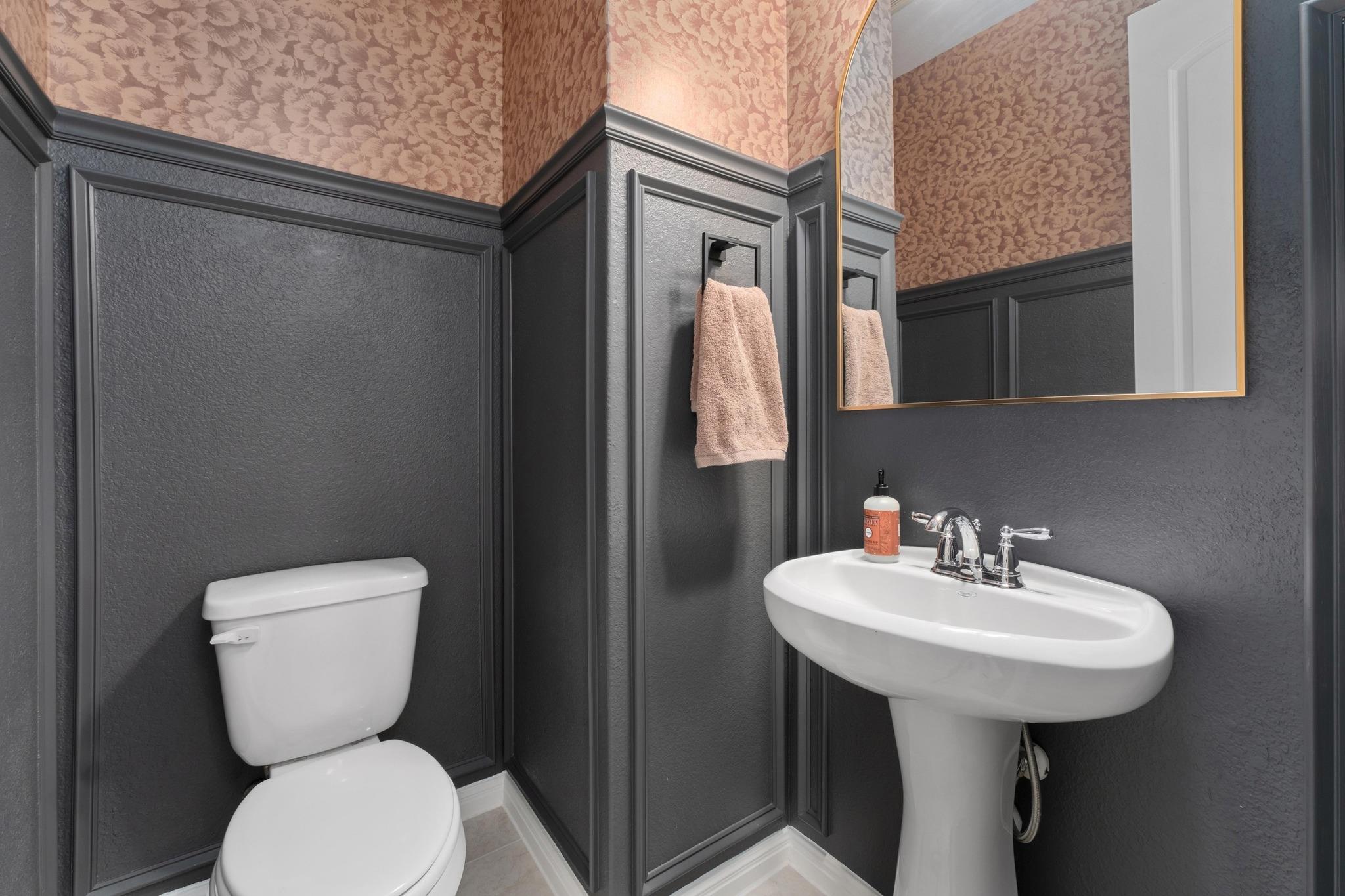 1954 Headwaters Blvd, Dripping Springs, TX 78620