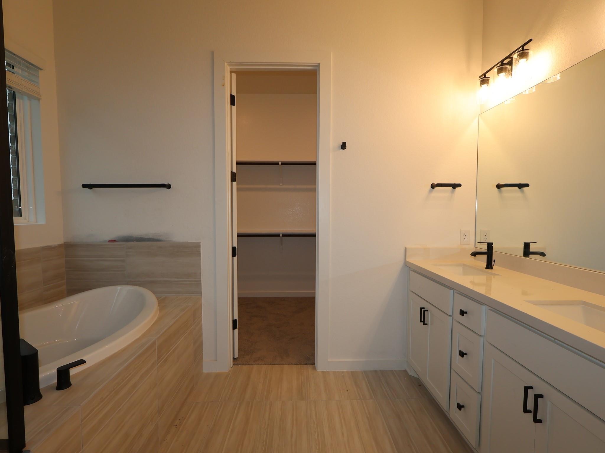 394 Bishop Wood Rd, Dripping Springs, TX 78620