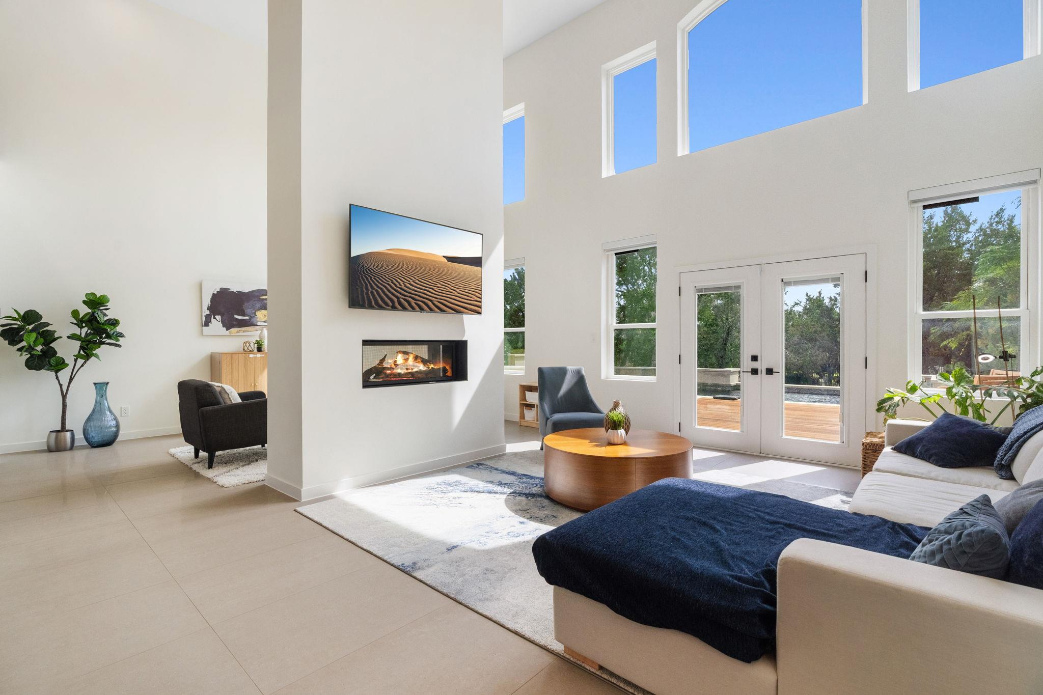 1 Sparrowglen Ln, The Hills, TX 78738