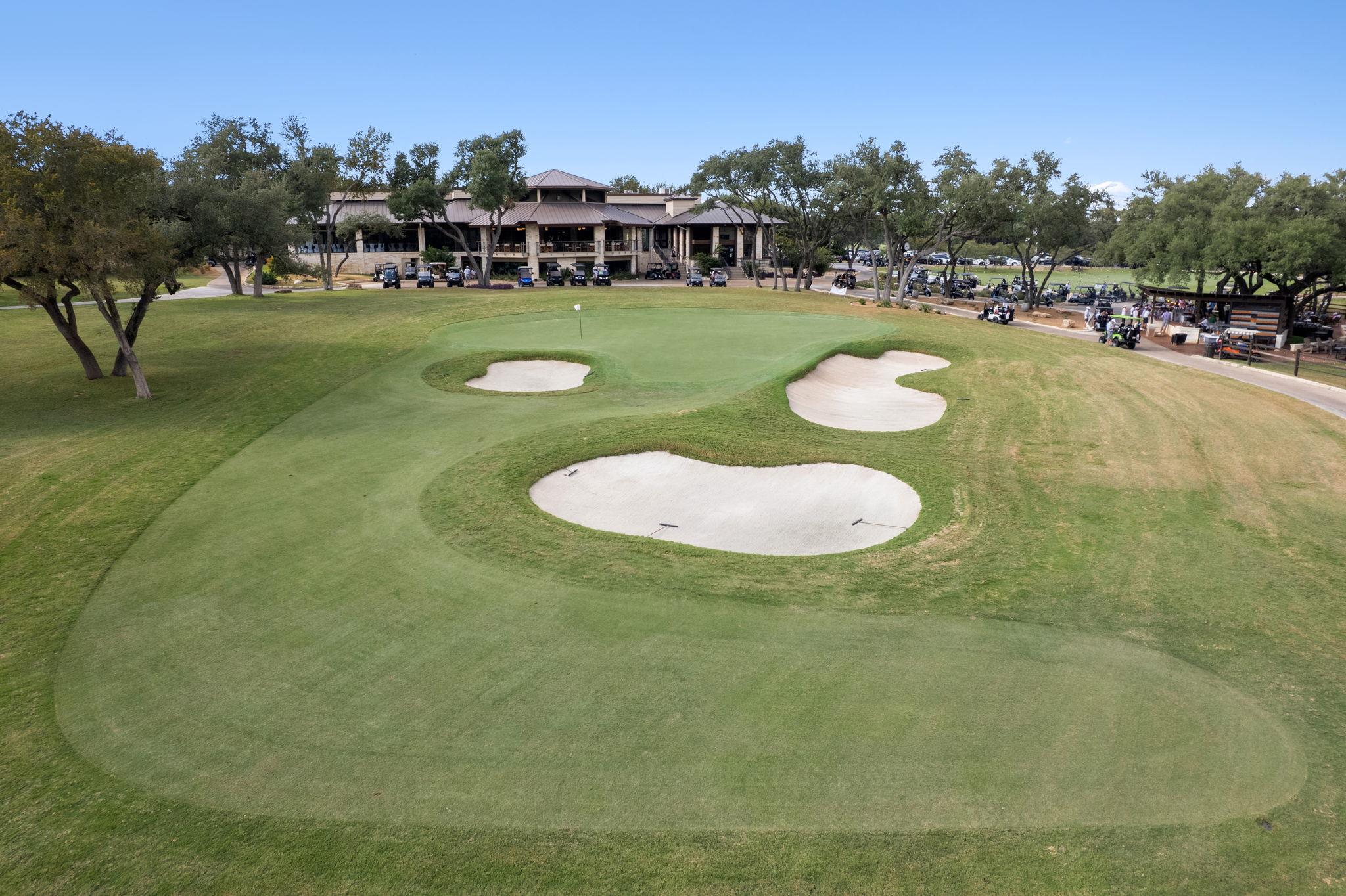 1 Sparrowglen Ln, The Hills, TX 78738