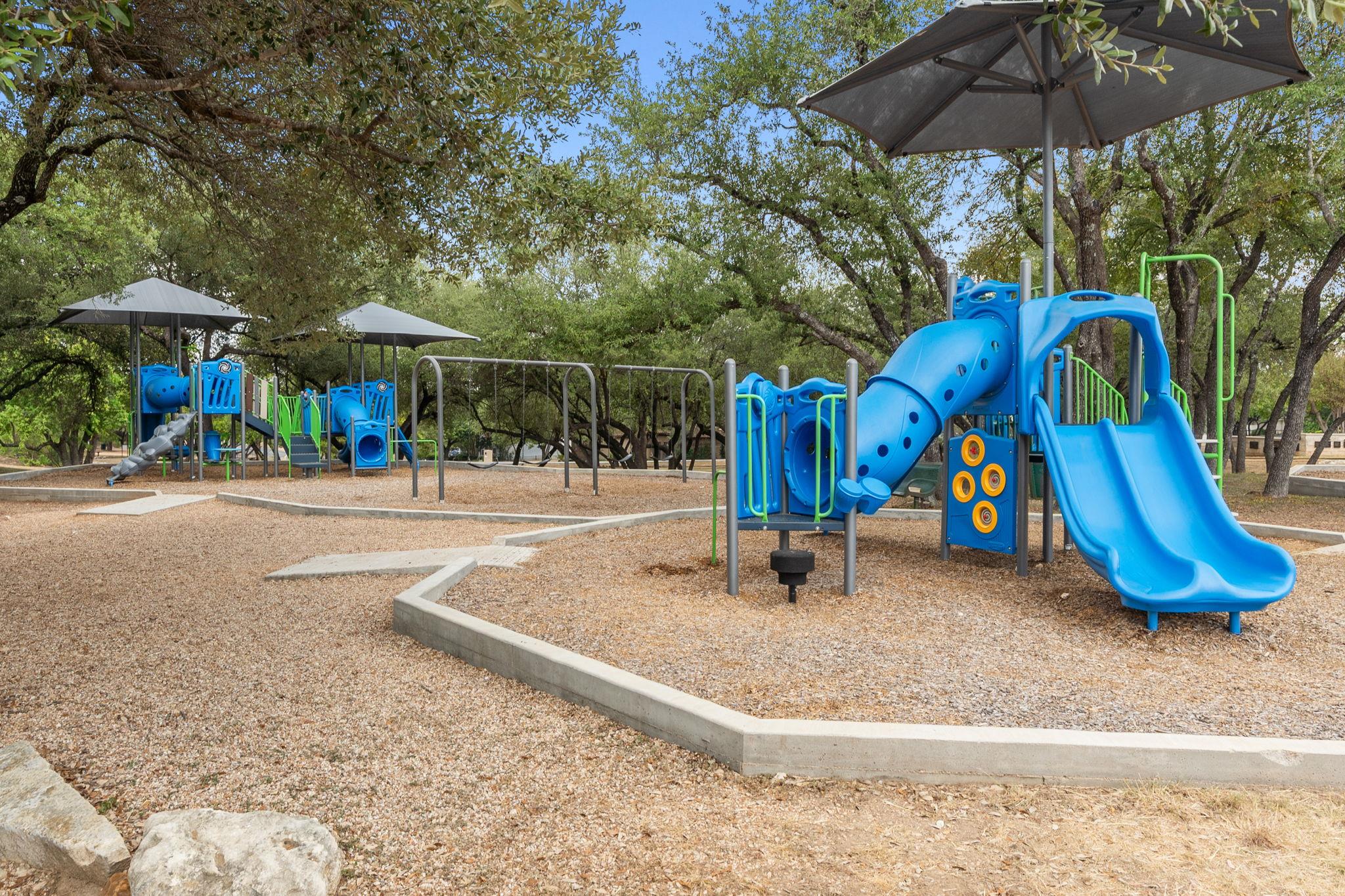 1 Sparrowglen Ln, The Hills, TX 78738