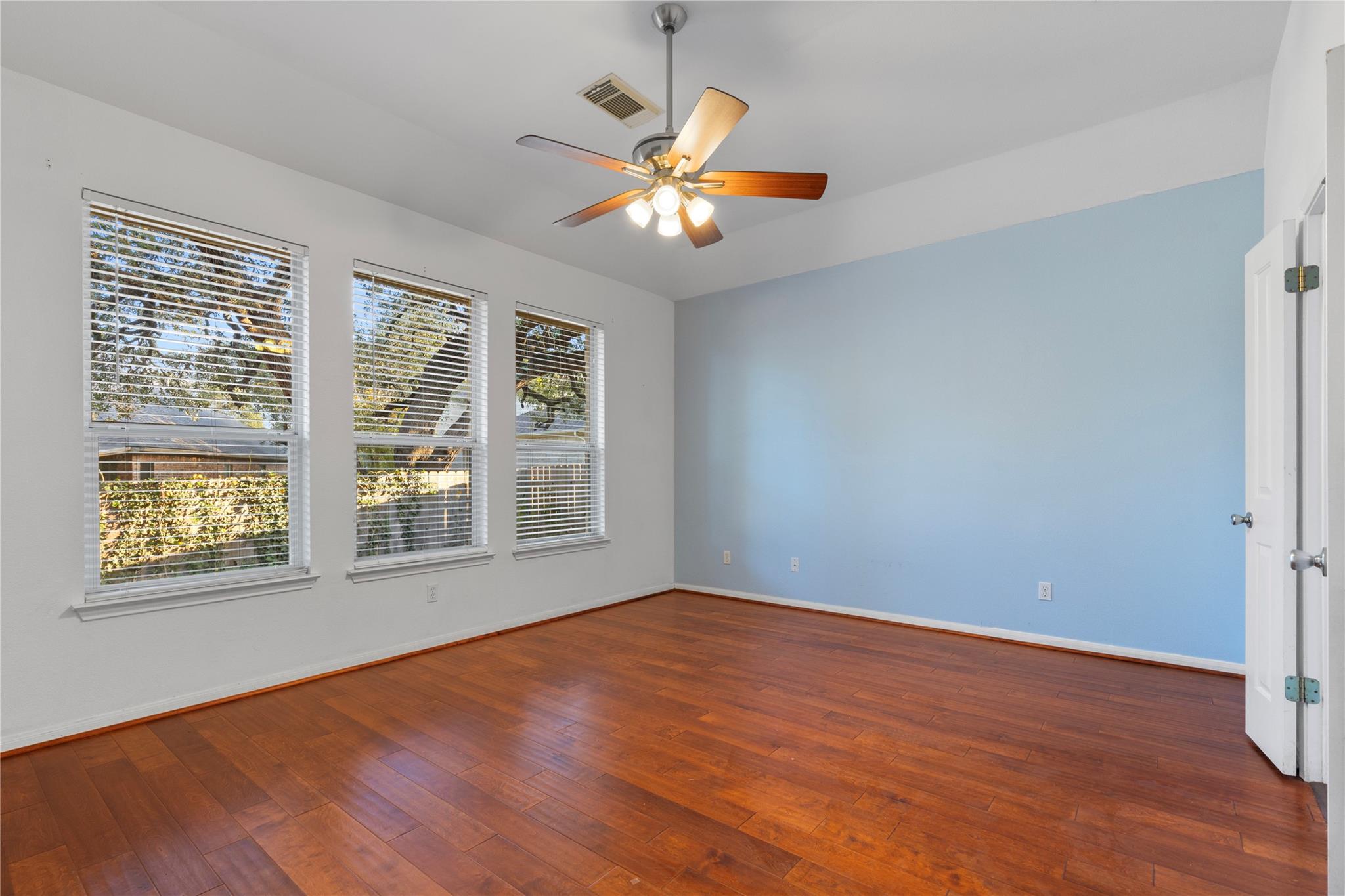 5124 Scottish Thistle Dr, Austin, TX 78739