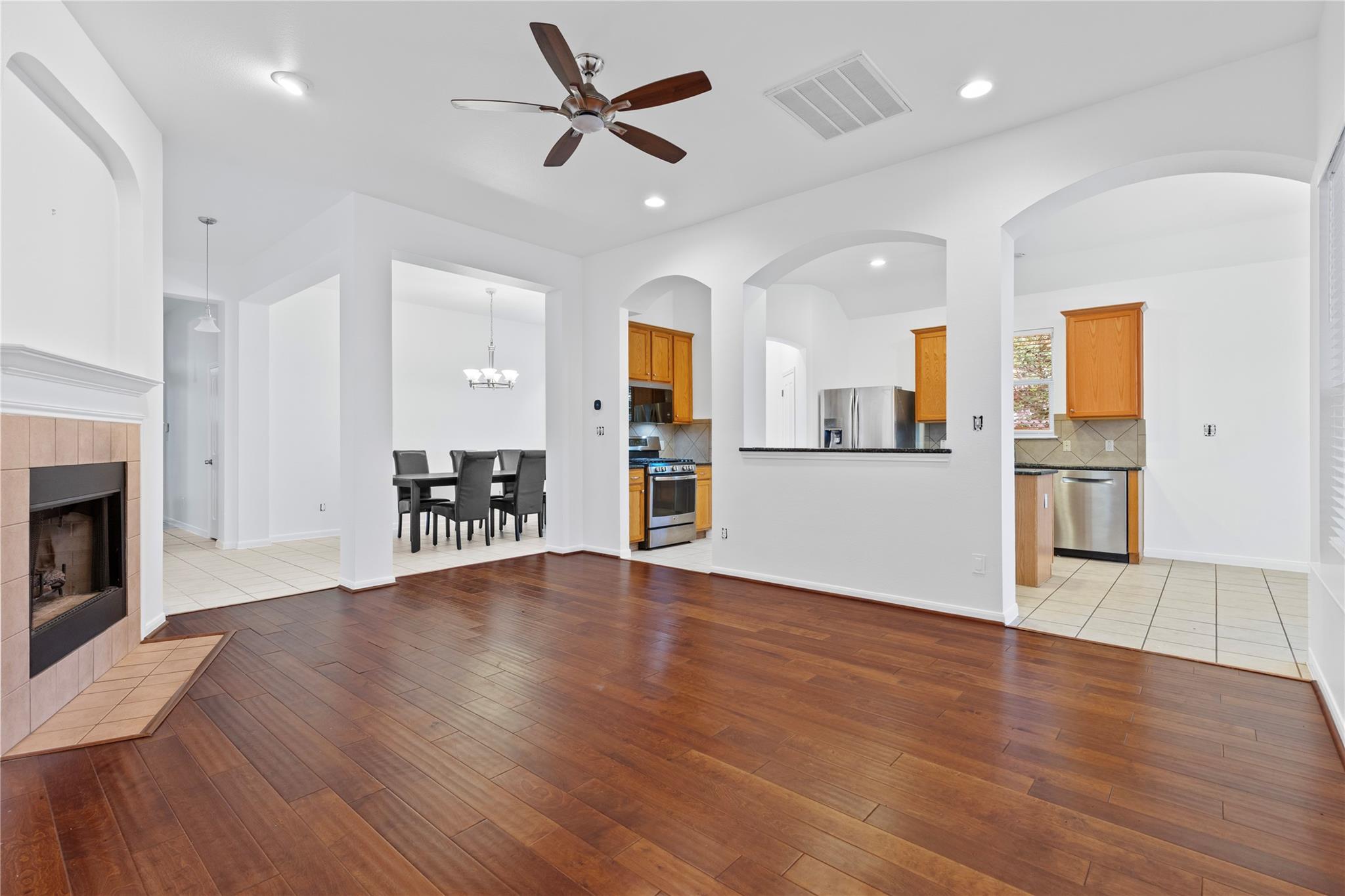 5124 Scottish Thistle Dr, Austin, TX 78739