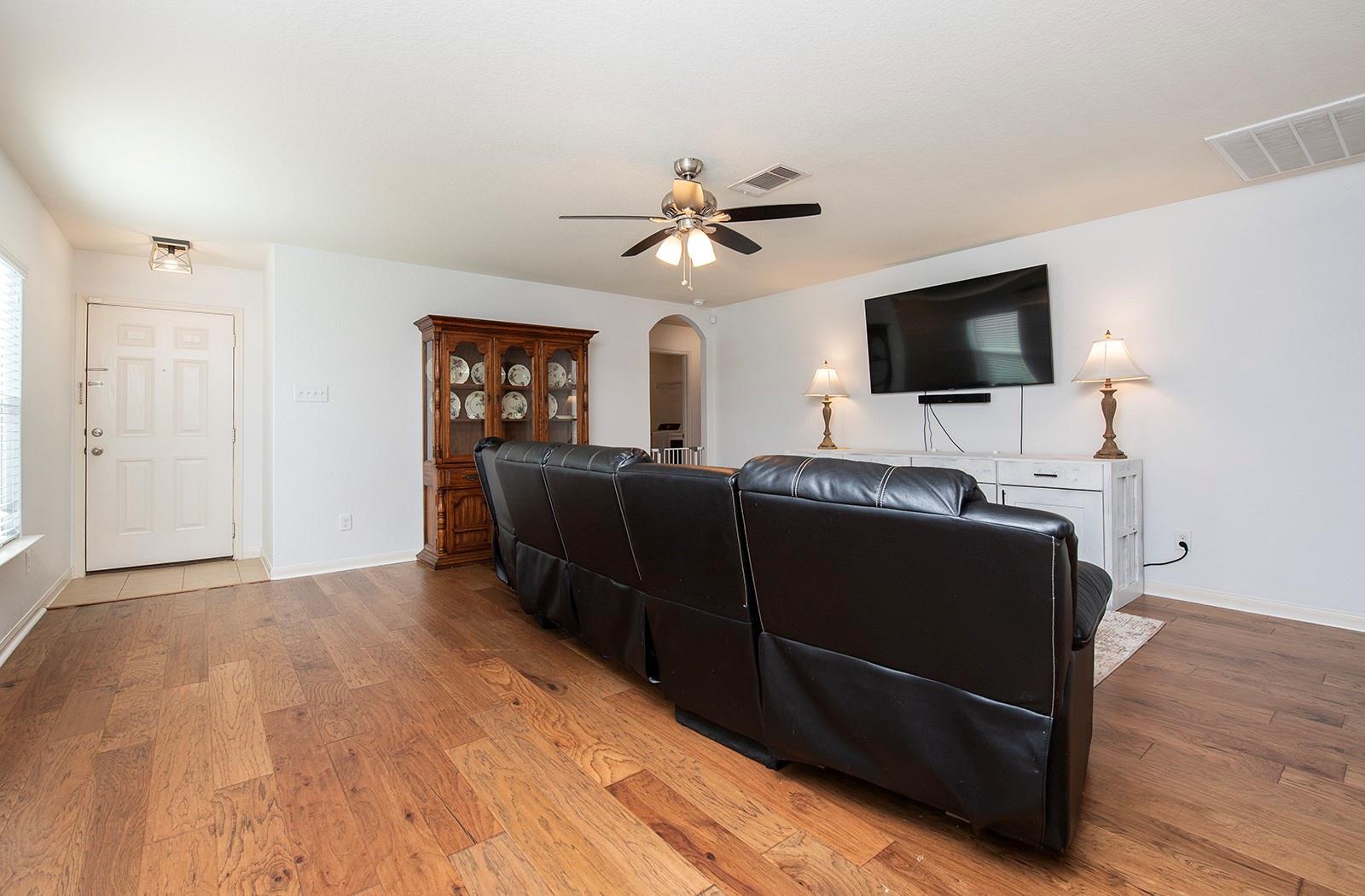 216 Millers Loop, Jarrell, TX 76537