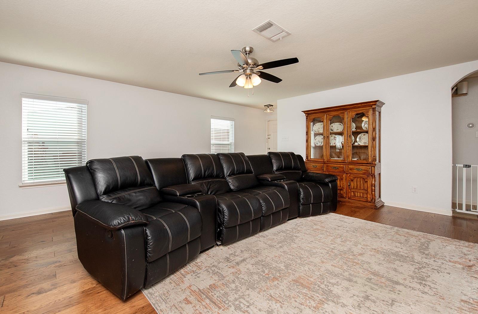 216 Millers Loop, Jarrell, TX 76537