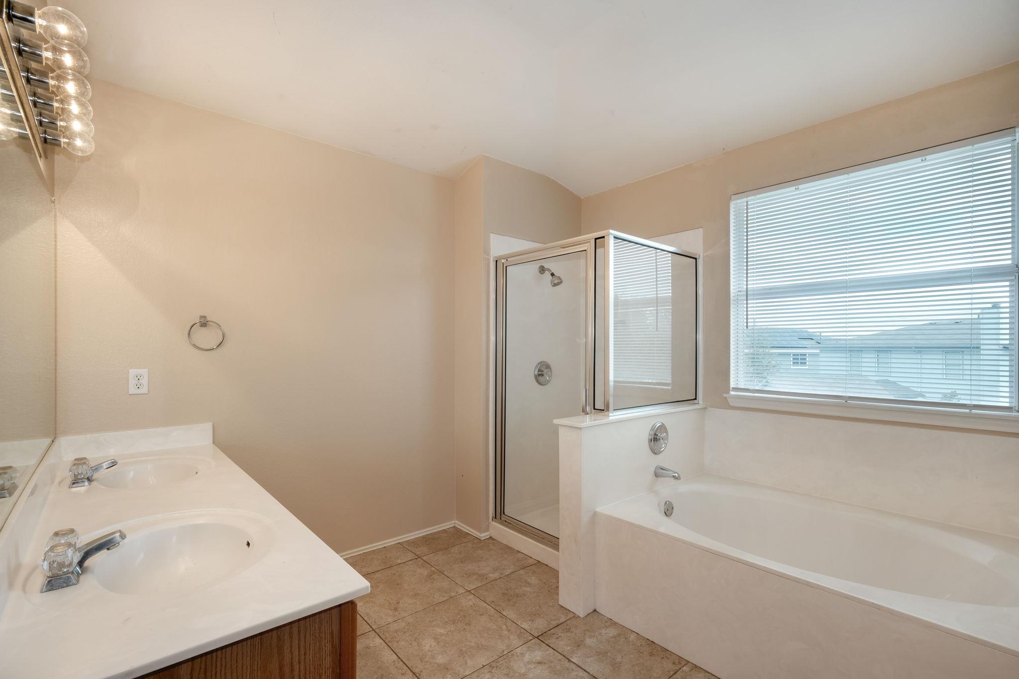 116 Rio Grande Dr, Kyle, TX 78640