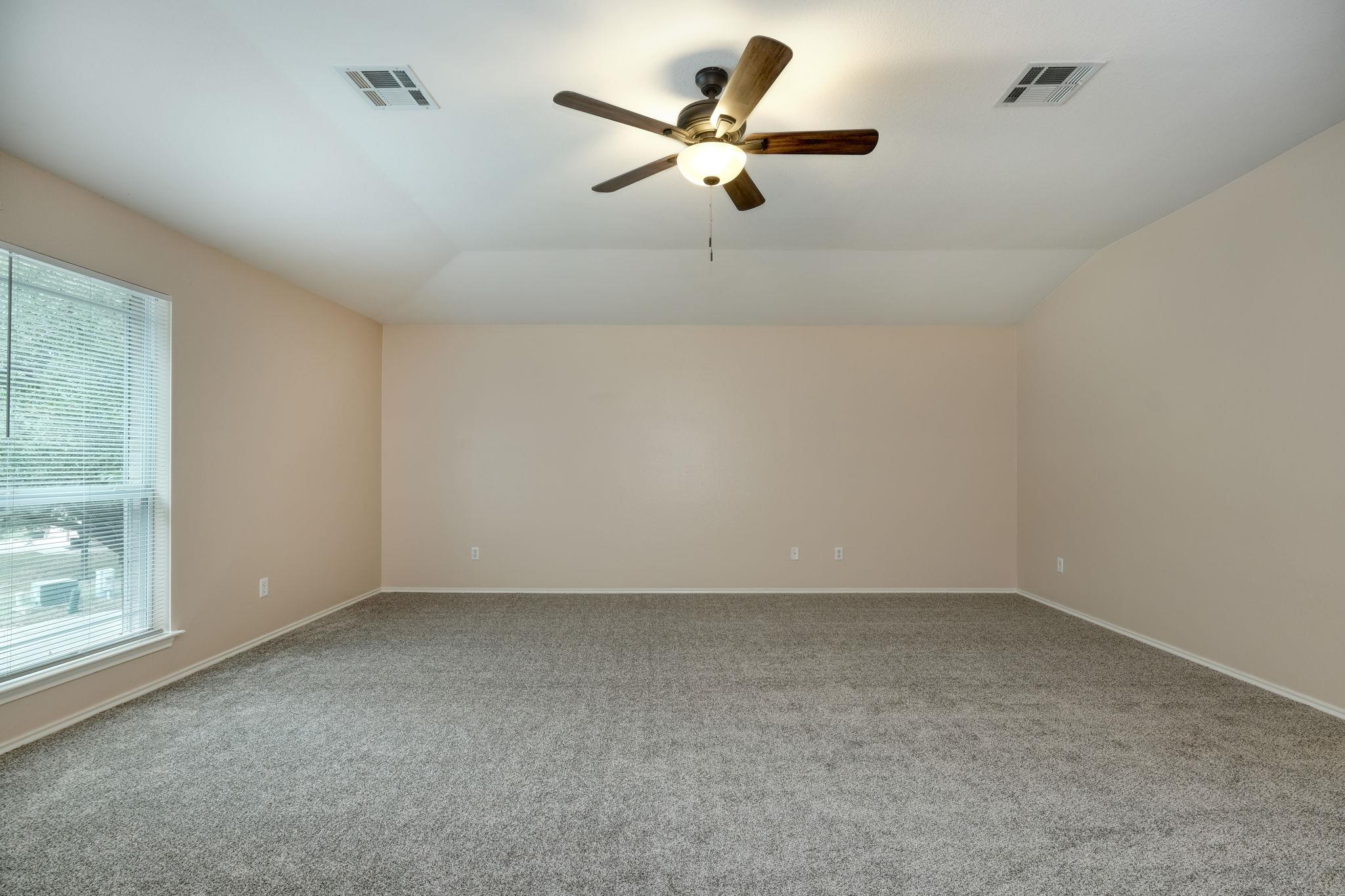 116 Rio Grande Dr, Kyle, TX 78640