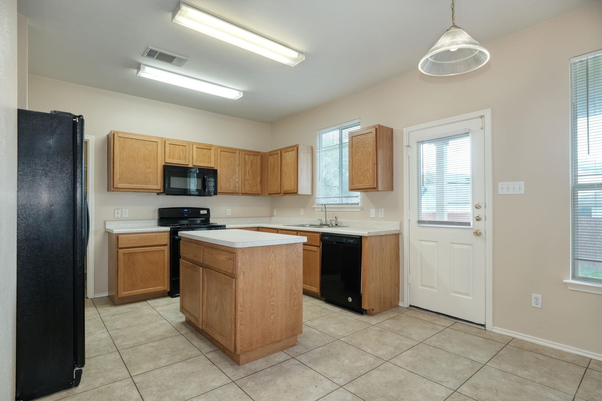 116 Rio Grande Dr, Kyle, TX 78640