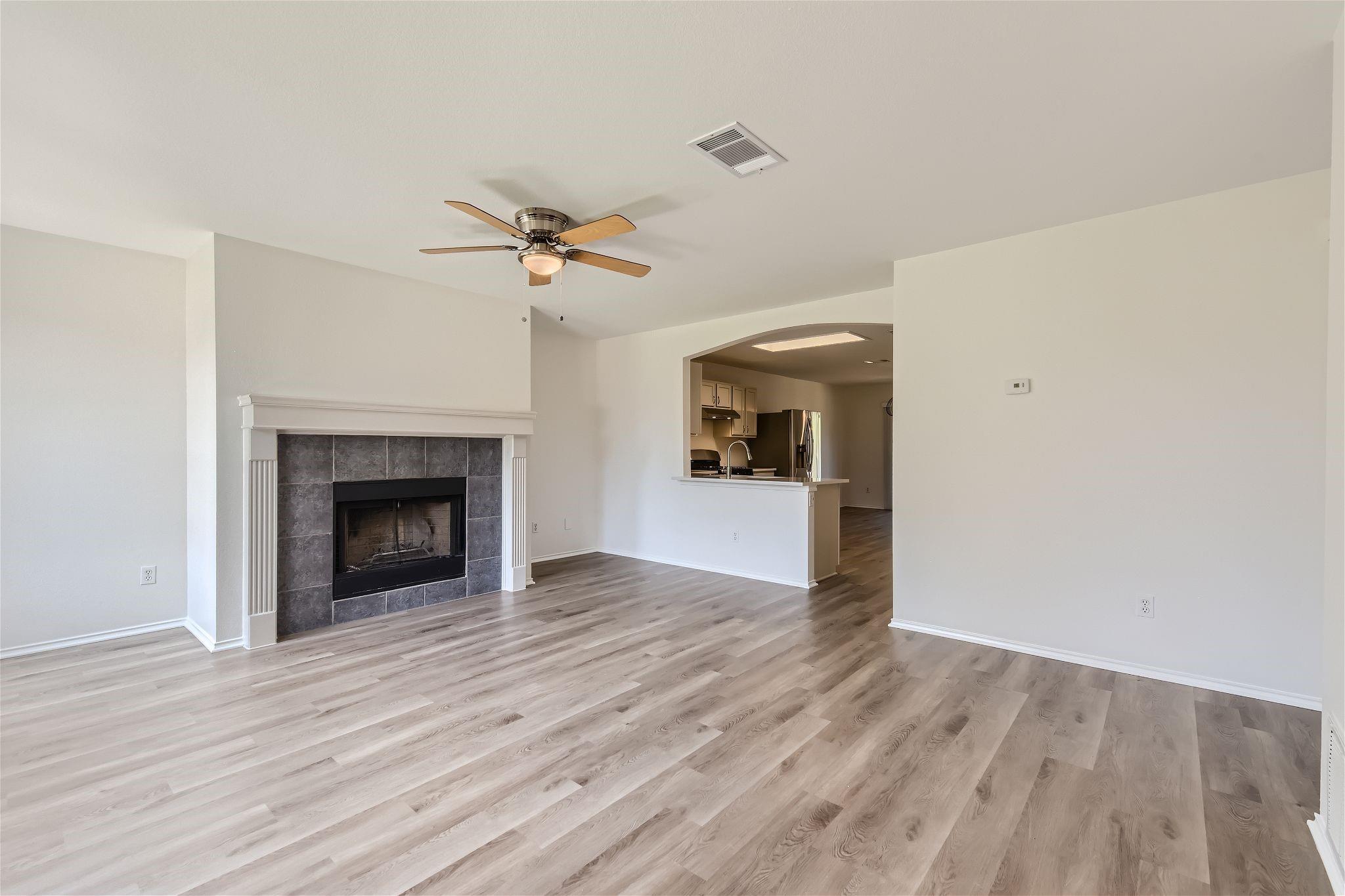 131 Hilldale Ct, Kyle, TX 78640