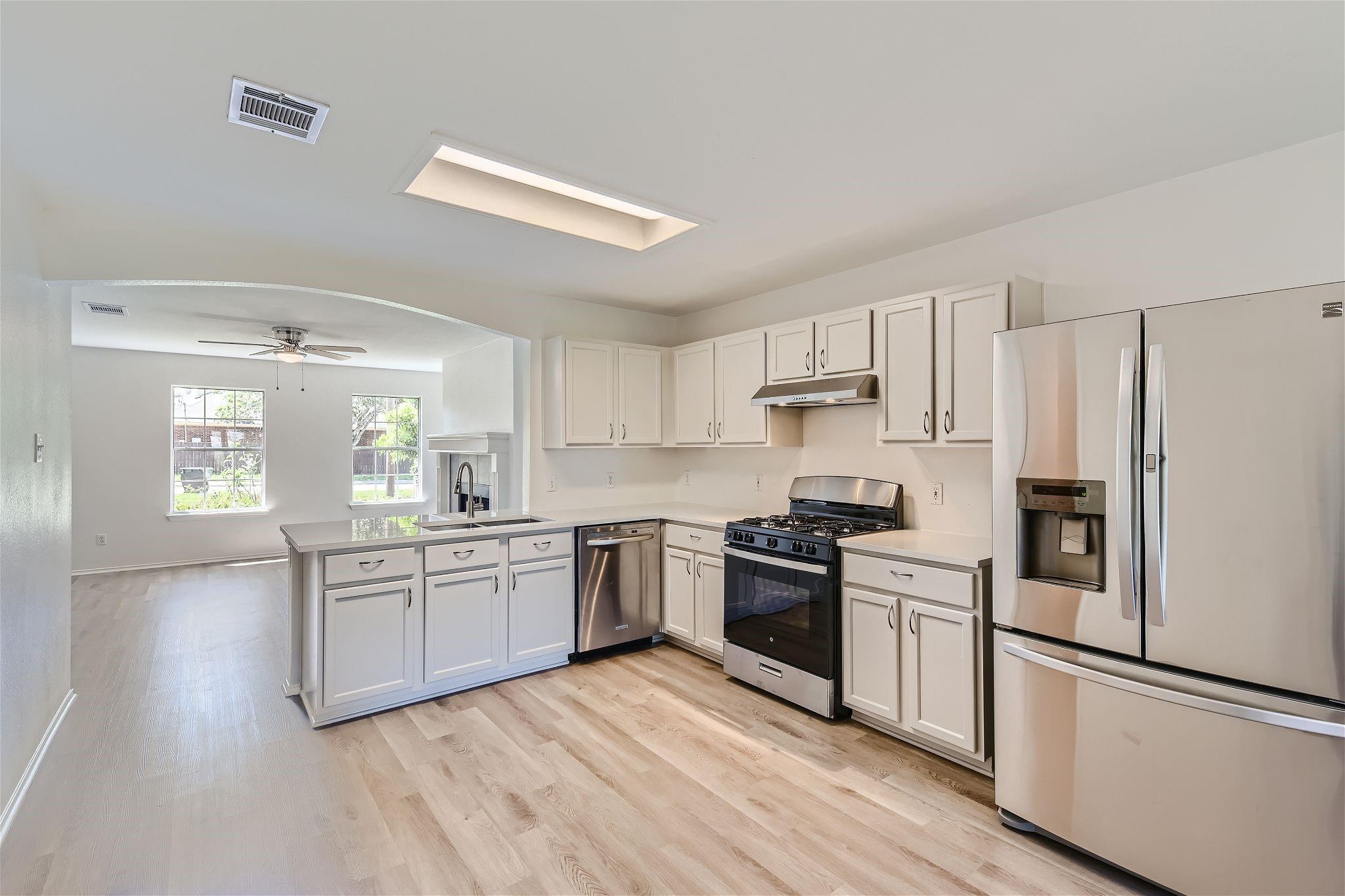 131 Hilldale Ct, Kyle, TX 78640