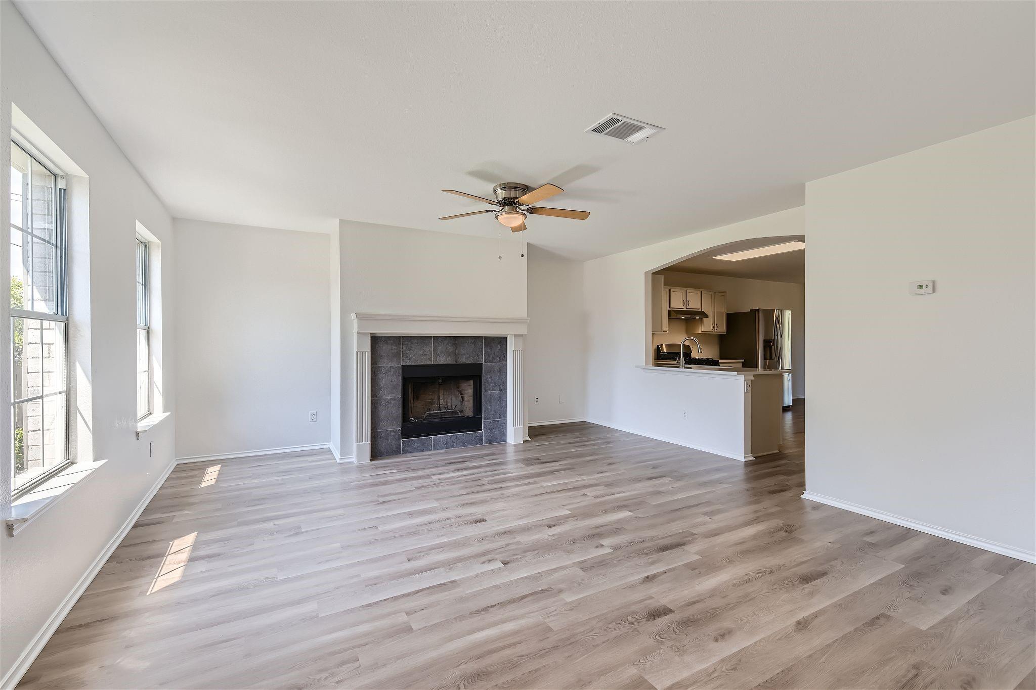 131 Hilldale Ct, Kyle, TX 78640