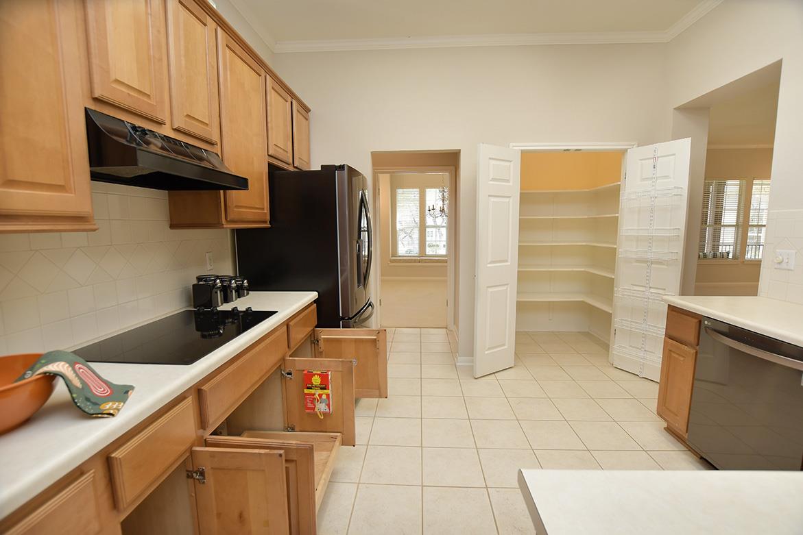 226 Whispering Wind Dr, Georgetown, TX 78633