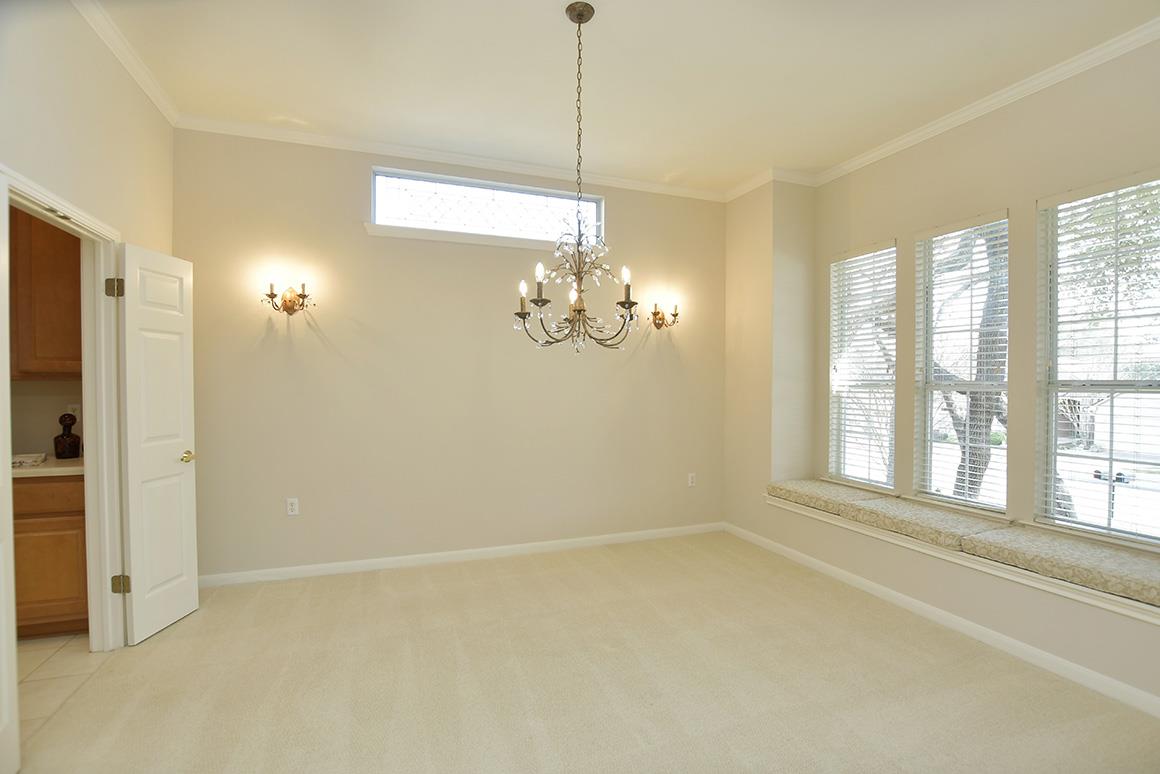 226 Whispering Wind Dr, Georgetown, TX 78633