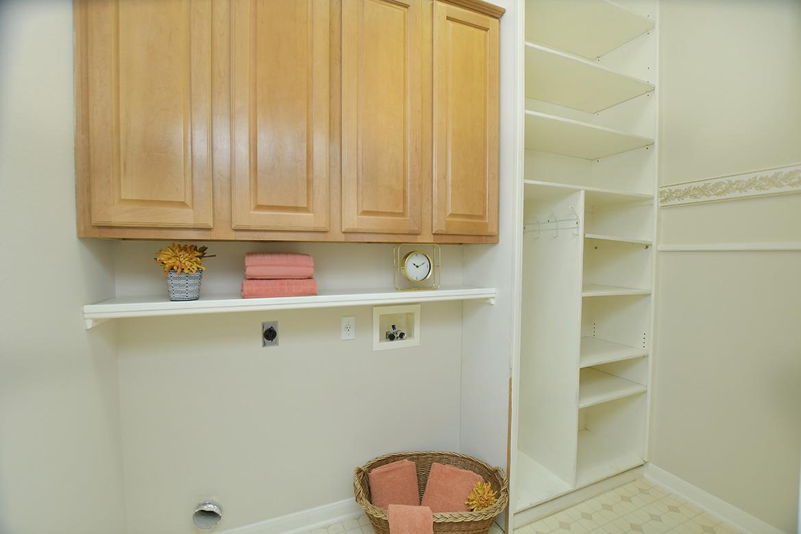 226 Whispering Wind Dr, Georgetown, TX 78633