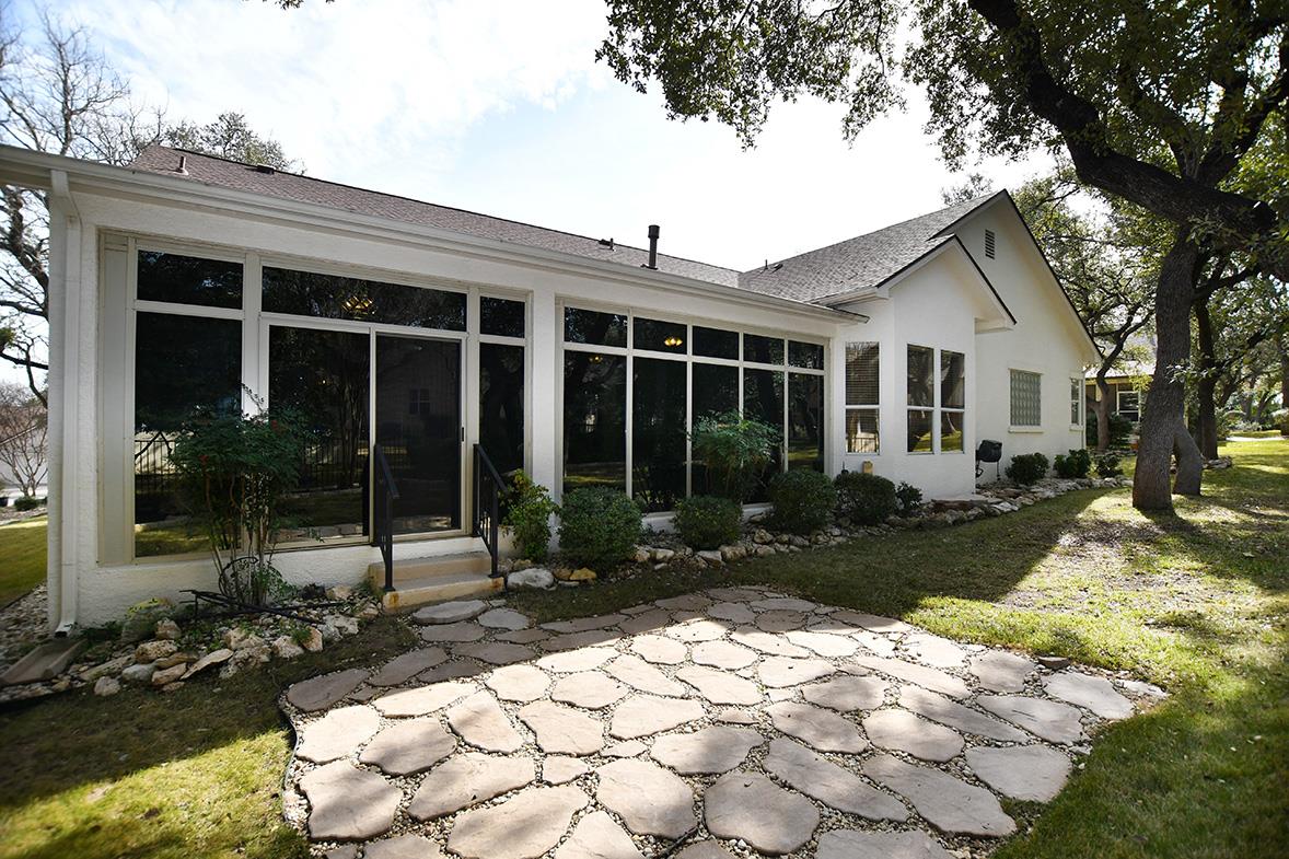 226 Whispering Wind Dr, Georgetown, TX 78633