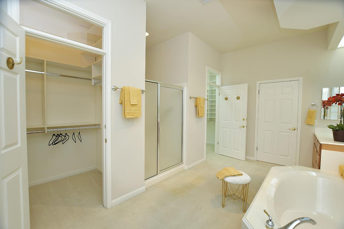 226 Whispering Wind Dr, Georgetown, TX 78633