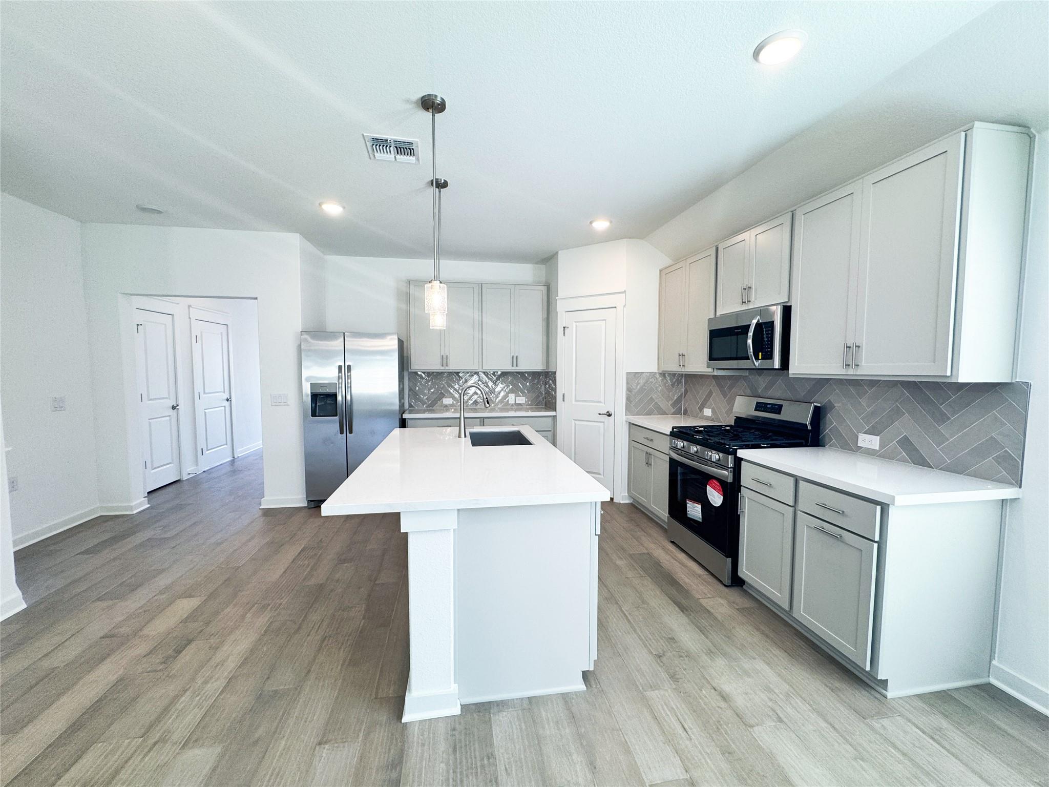 7604 Purple Drop Bnd, Del Valle, TX 78617