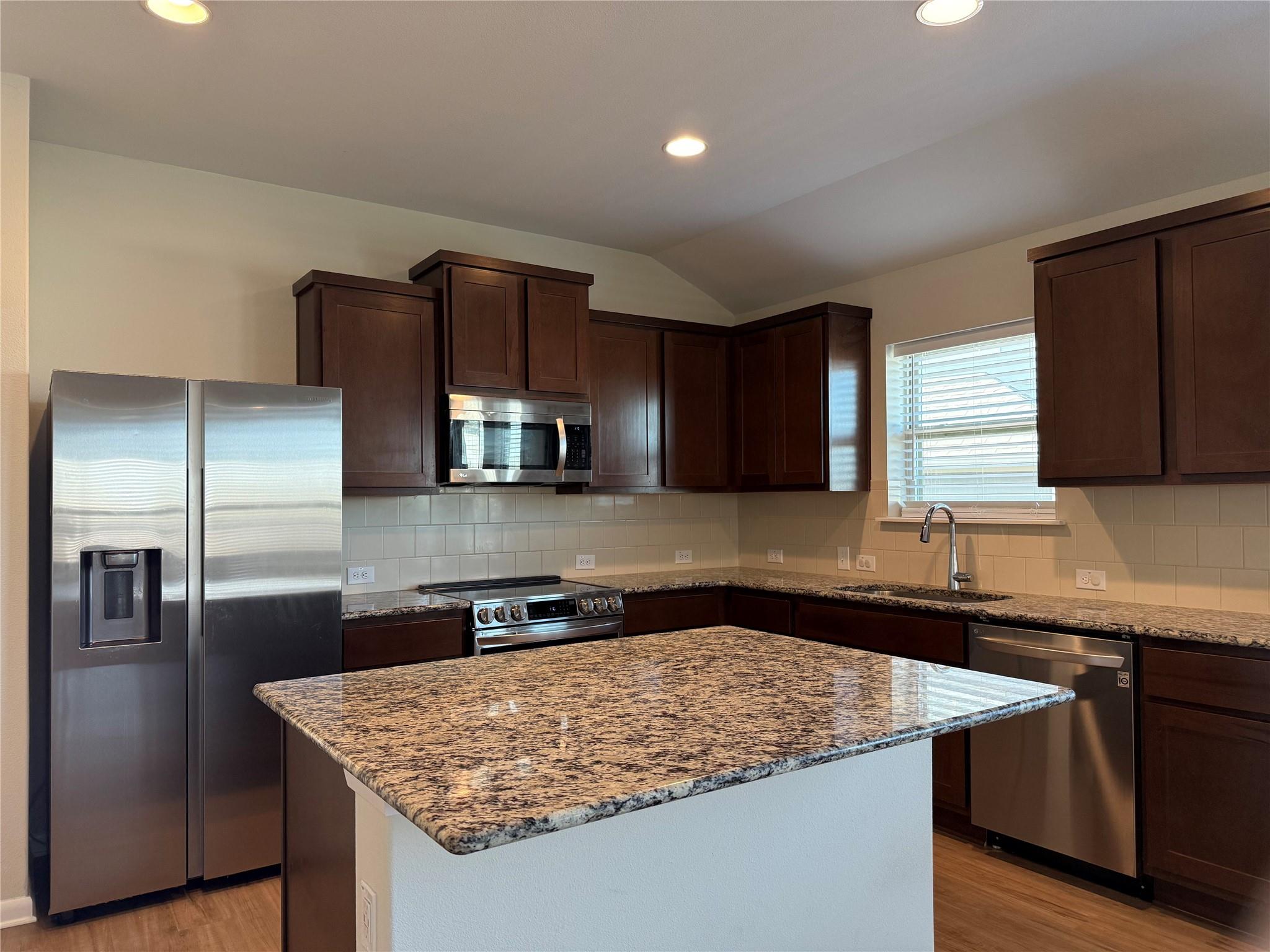 9712 Grapevine Leaf Dr, Manor, TX 78653