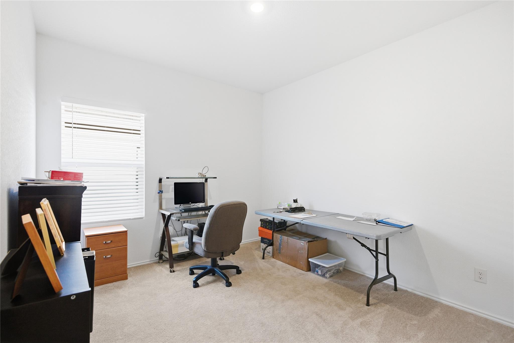 724 Rancho Del Cielo Loop, Jarrell, TX 76537