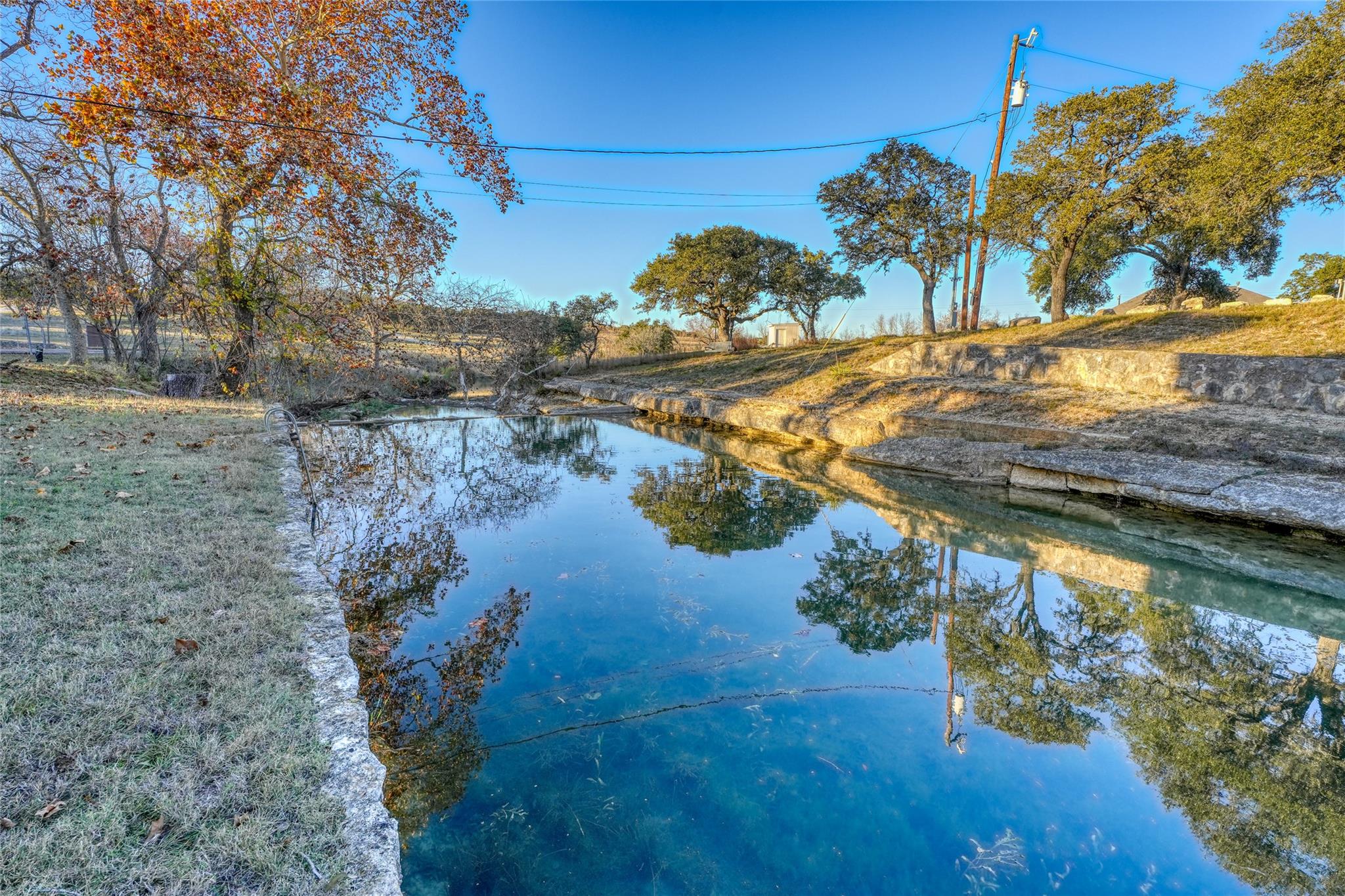 136 Falling Oak Dr Dr, Blanco, TX 78606