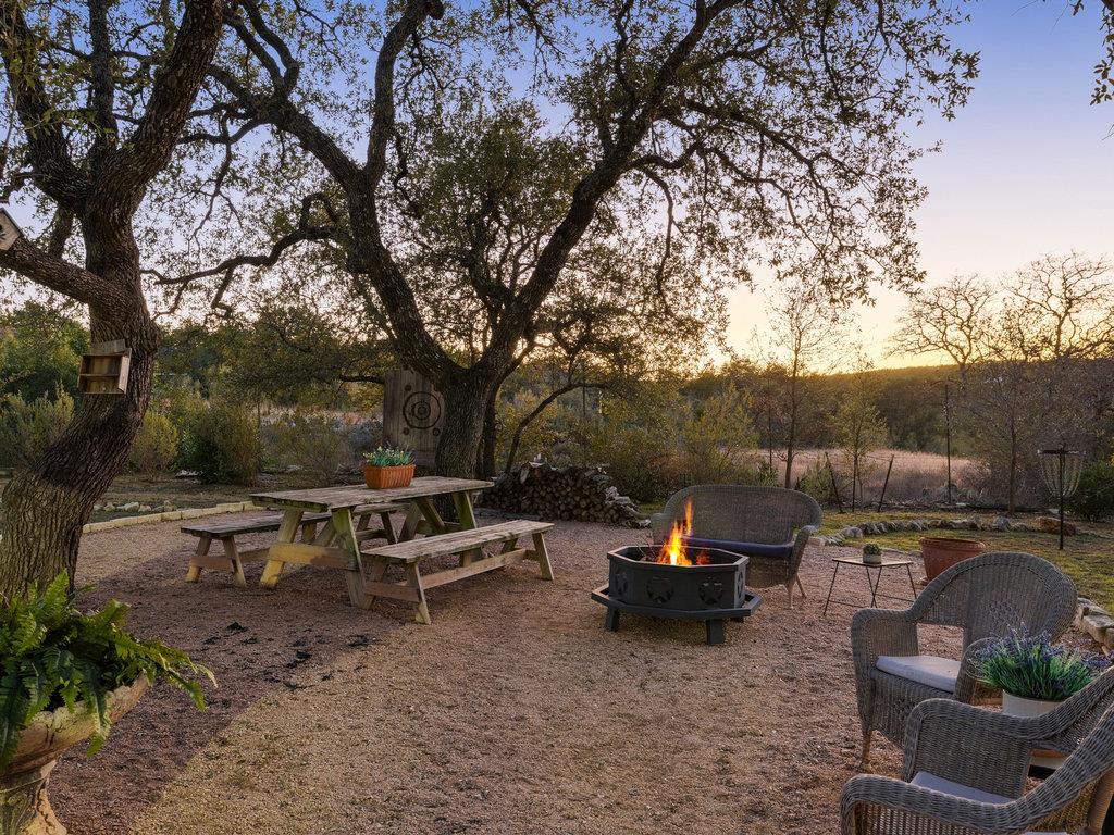 4200 Cypress Canyon Trl, Spicewood, TX 78669