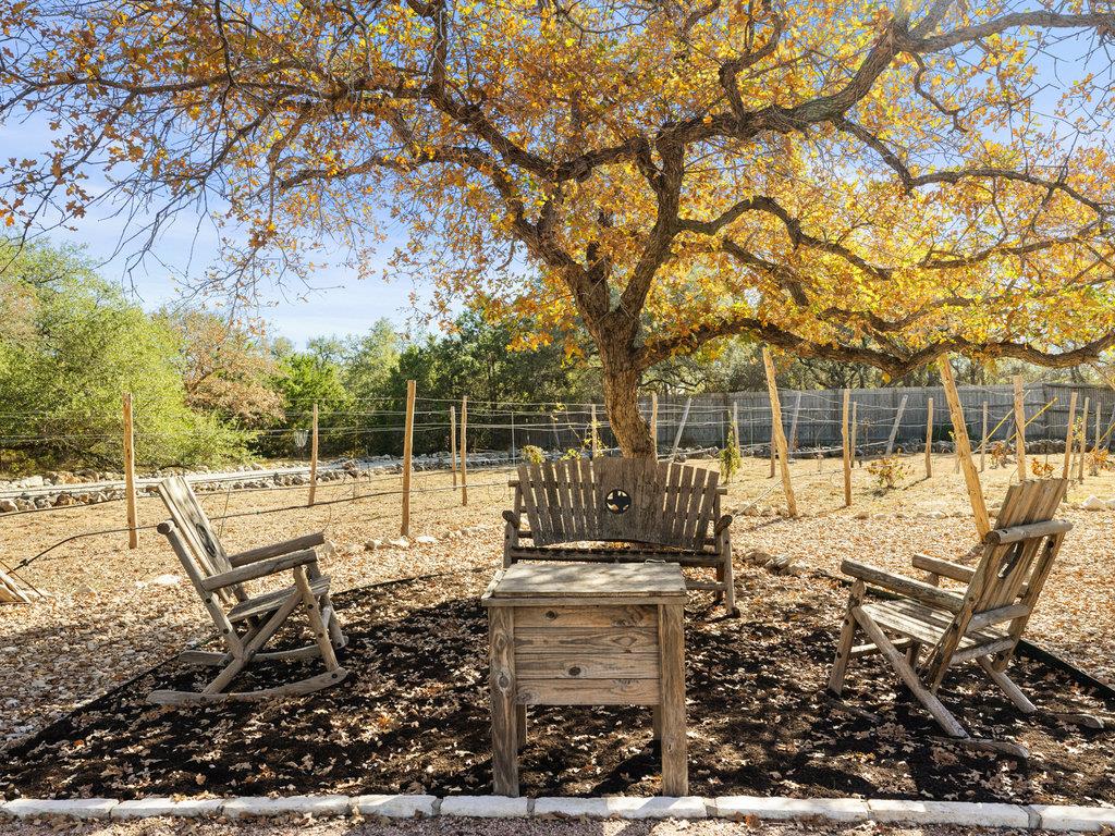 4200 Cypress Canyon Trl, Spicewood, TX 78669