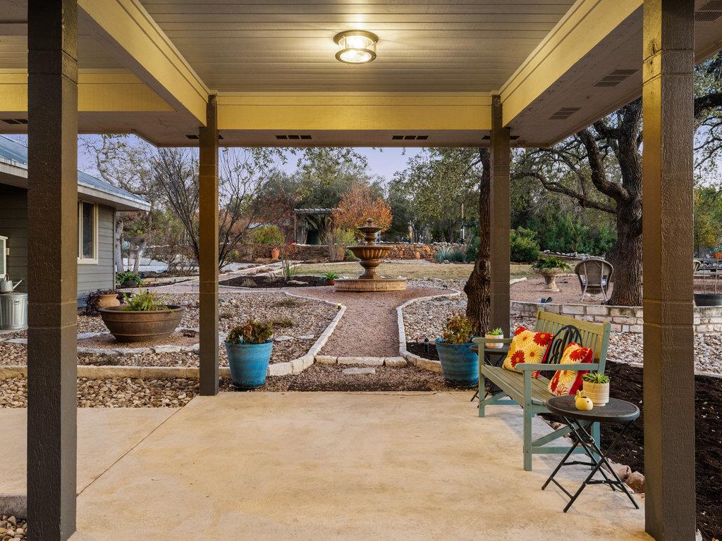 4200 Cypress Canyon Trl, Spicewood, TX 78669
