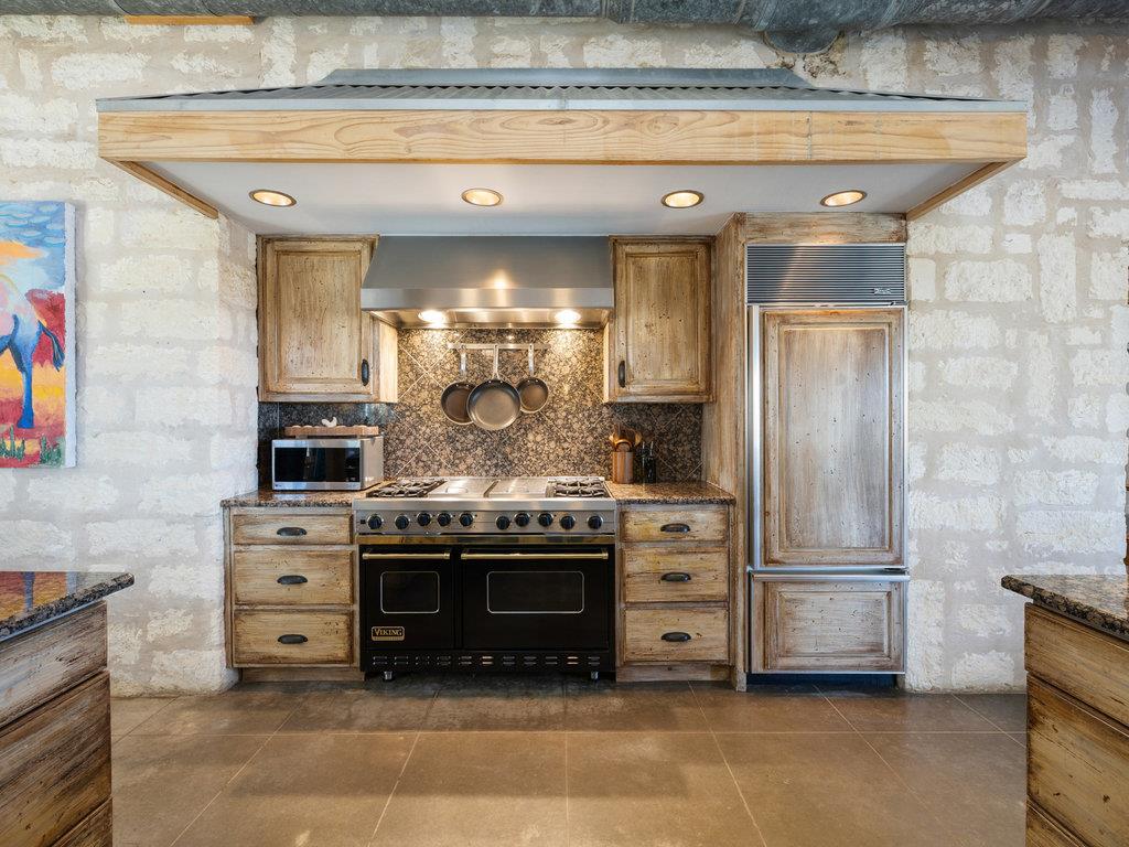 4200 Cypress Canyon Trl, Spicewood, TX 78669