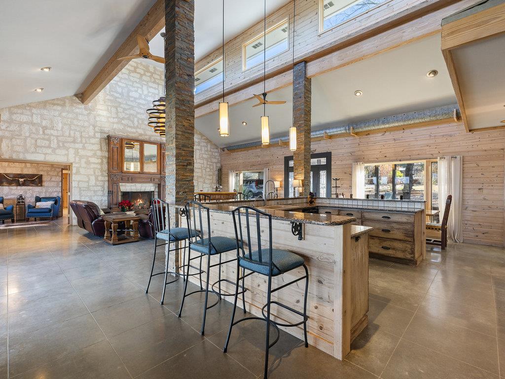 4200 Cypress Canyon Trl, Spicewood, TX 78669