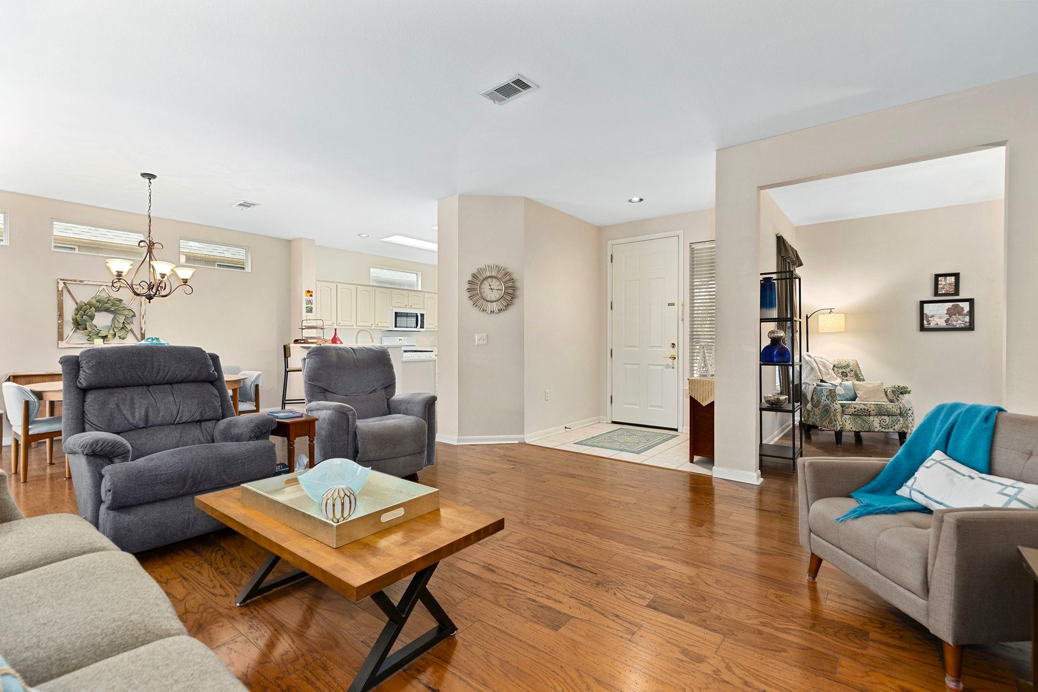 216 Whispering Wind Dr, Georgetown, TX 78633