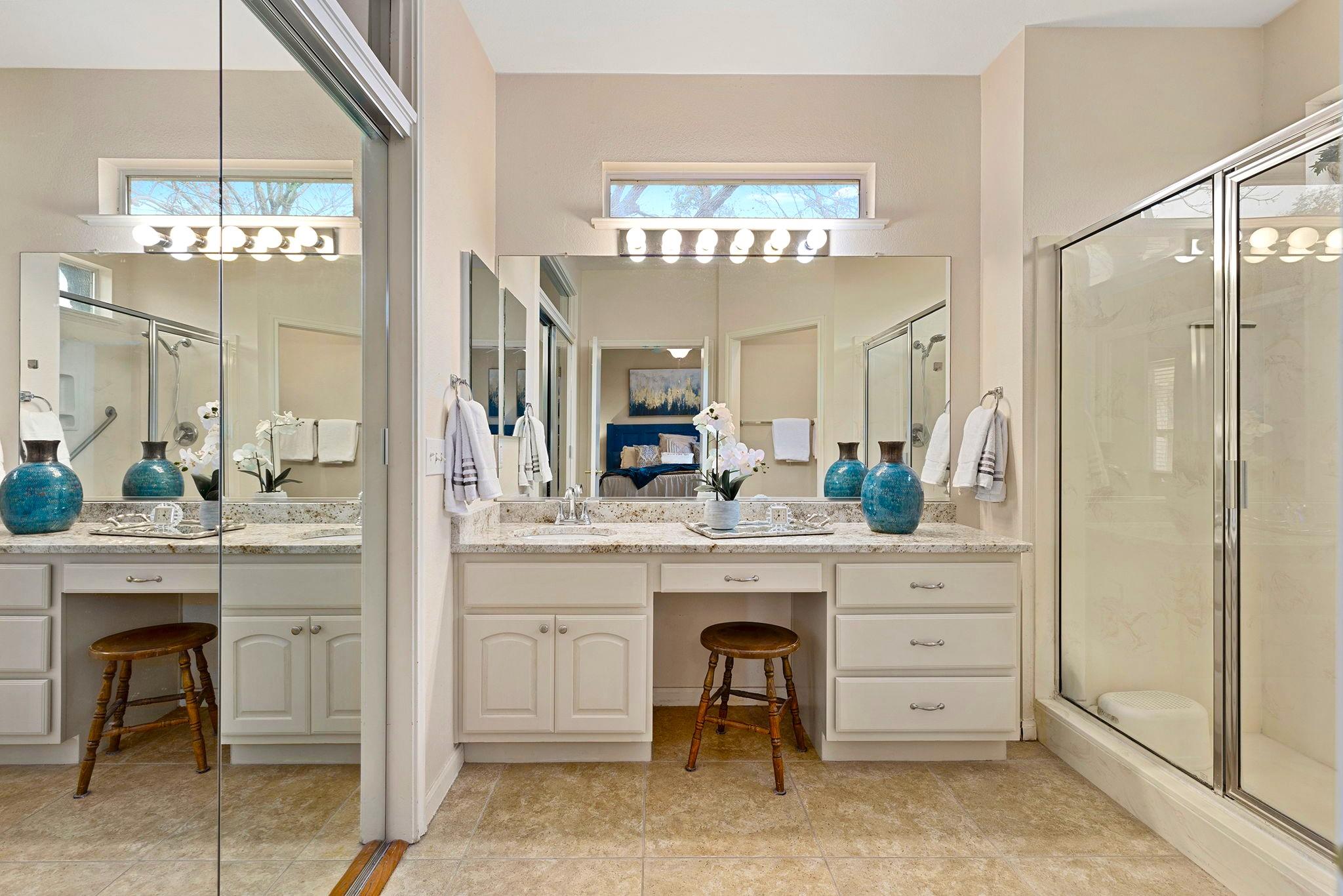 216 Whispering Wind Dr, Georgetown, TX 78633