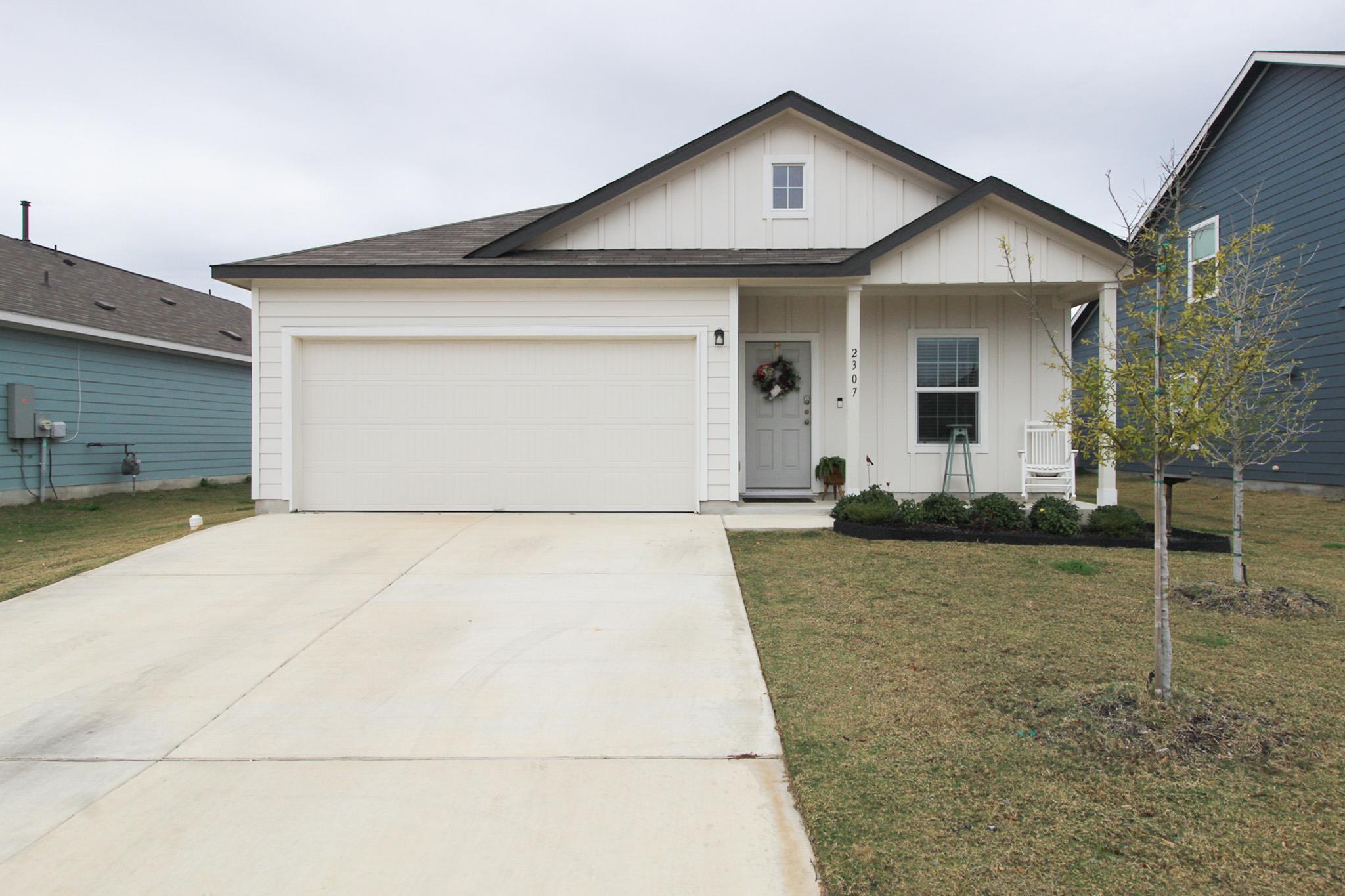 2307 Red Sky Dr, Lockhart, TX 78644