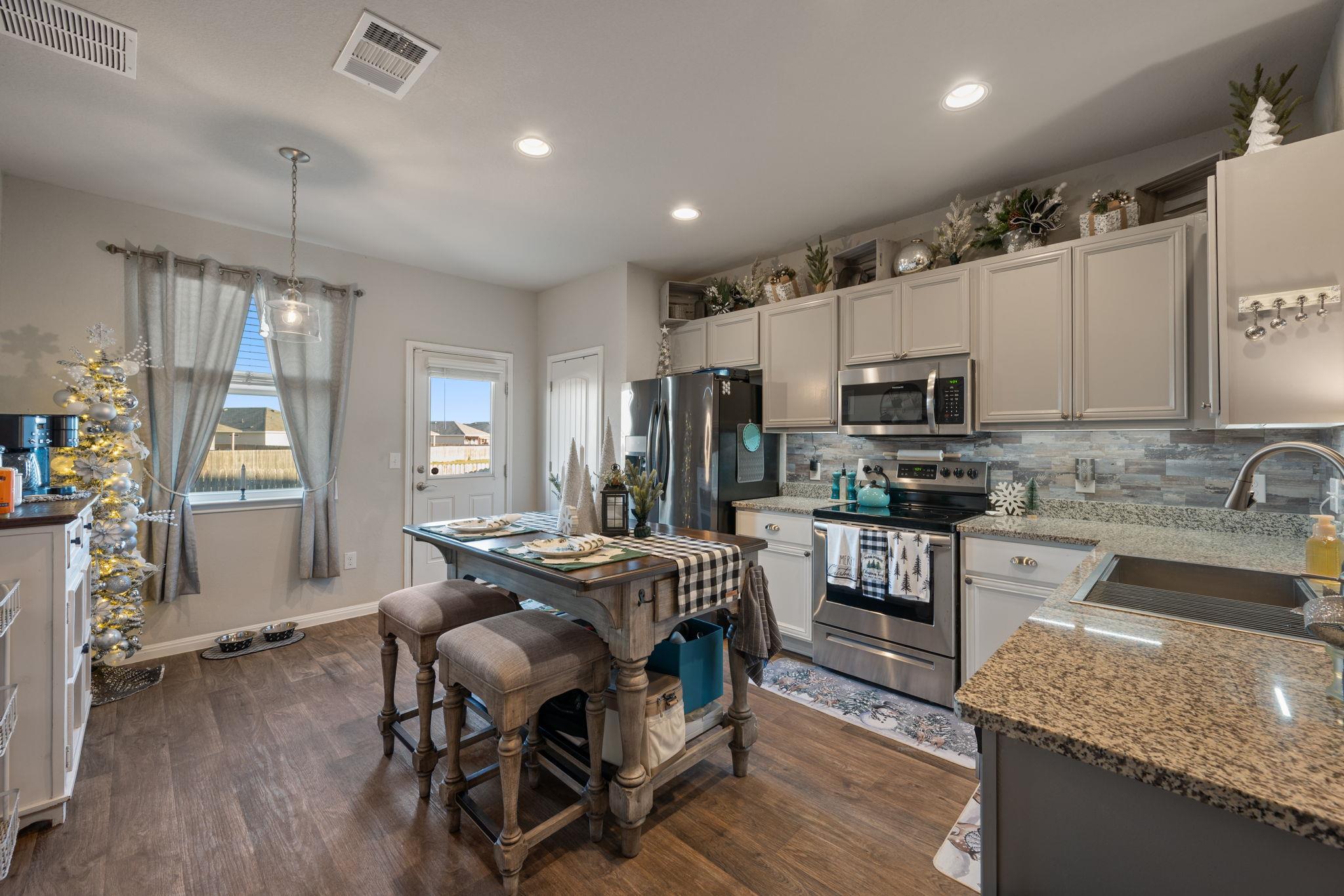 117 Presidential Path, Liberty Hill, TX 78642