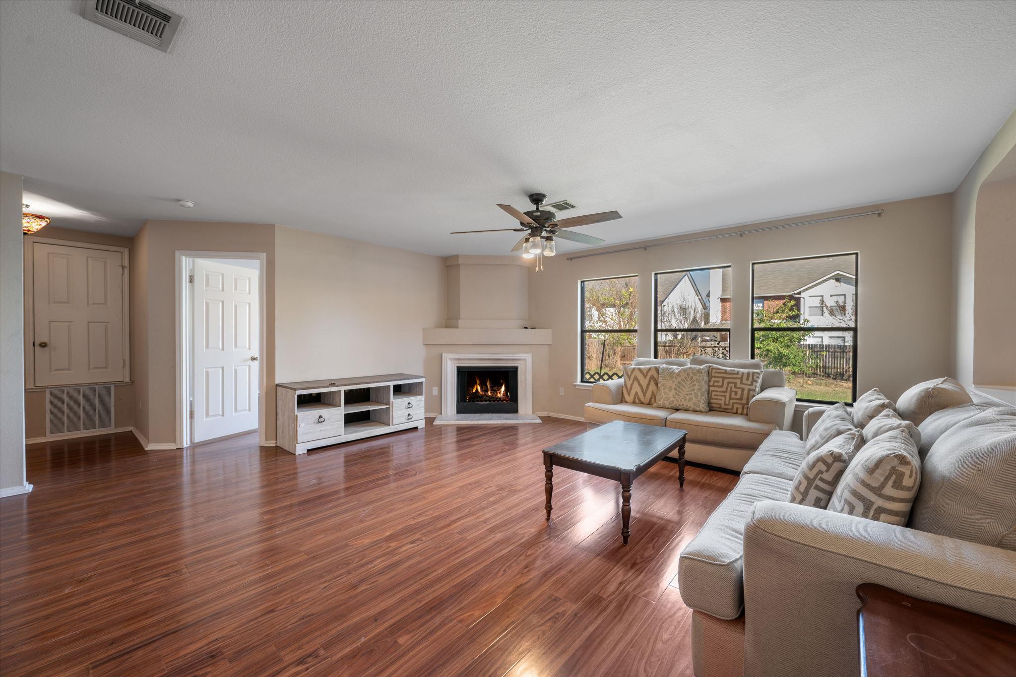 1506 Somerset Canyon Ln, Cedar Park, TX 78613