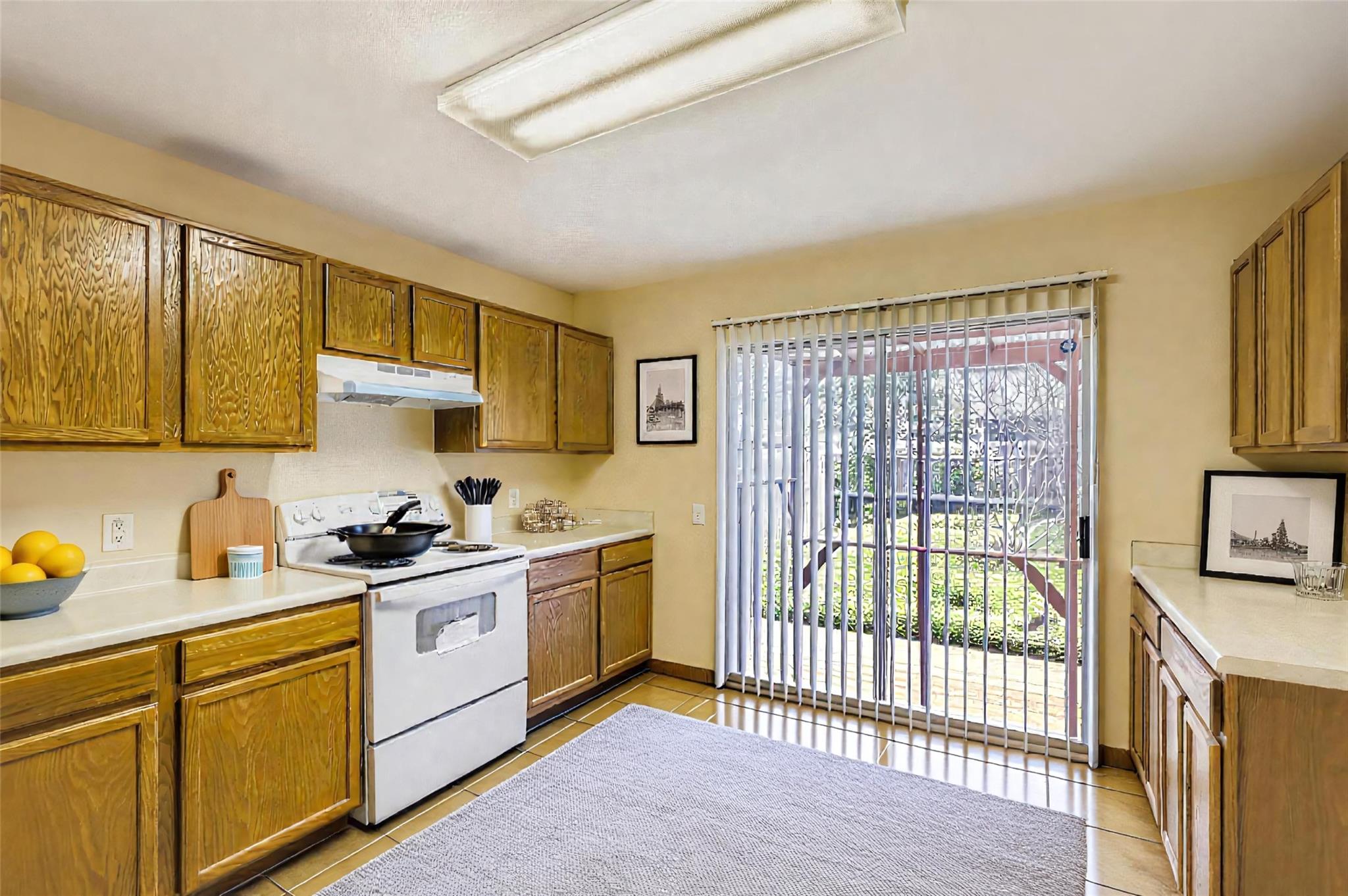 12532 La Paz Ln, Del Valle, TX 78617