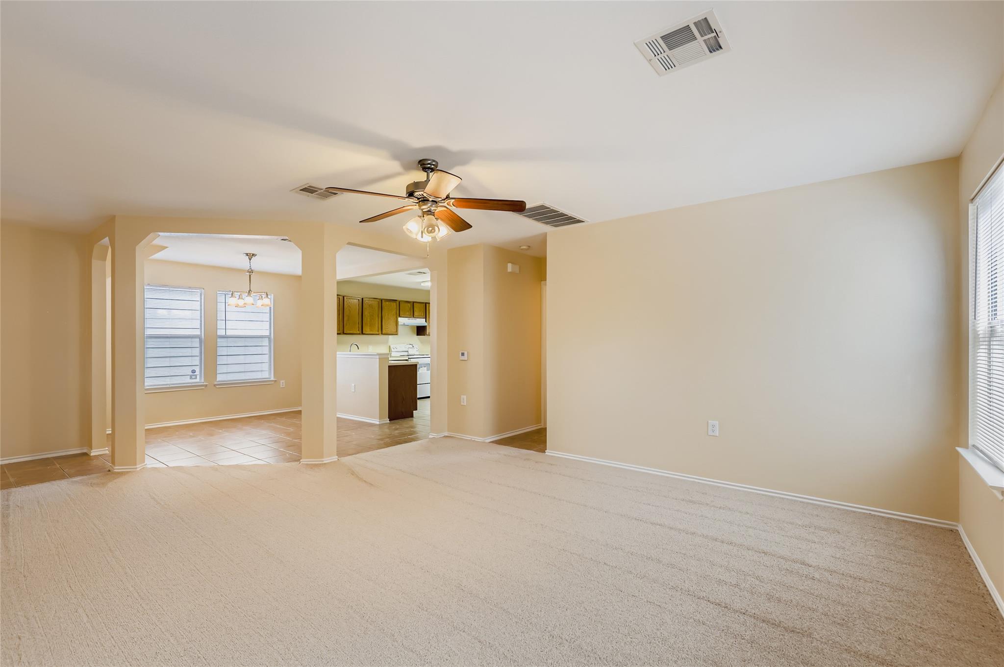 12532 La Paz Ln, Del Valle, TX 78617